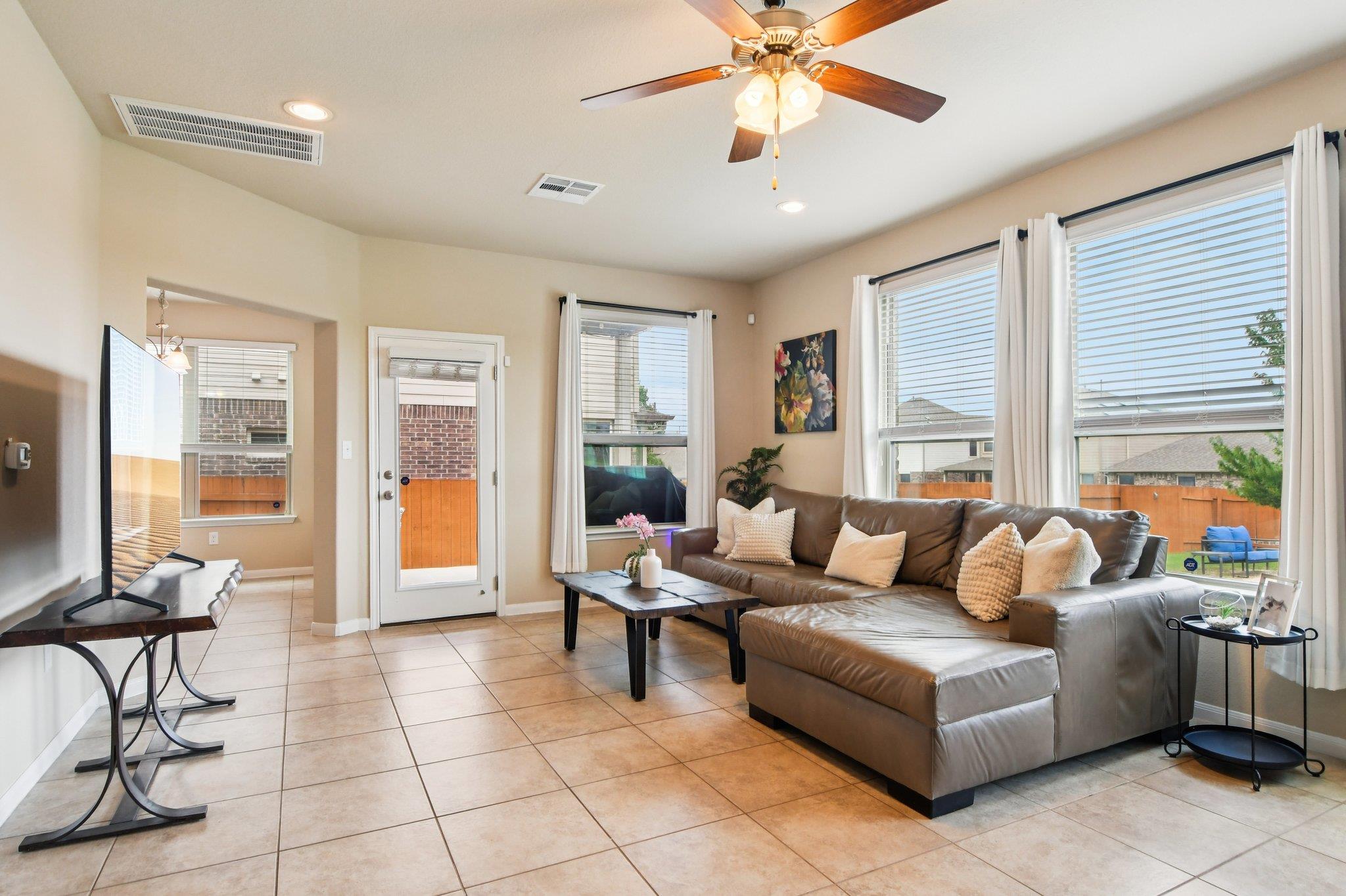 125 Checkerspot CT