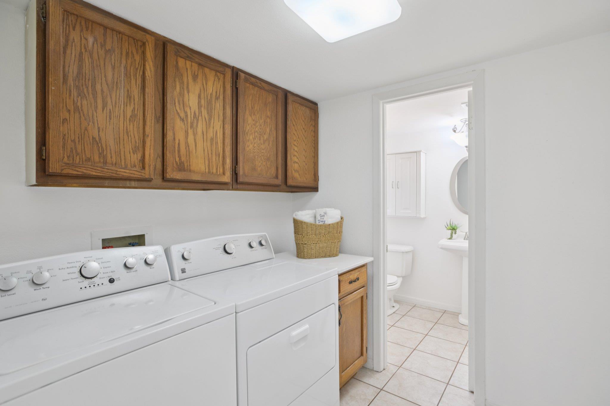 4107 Adelphi LN