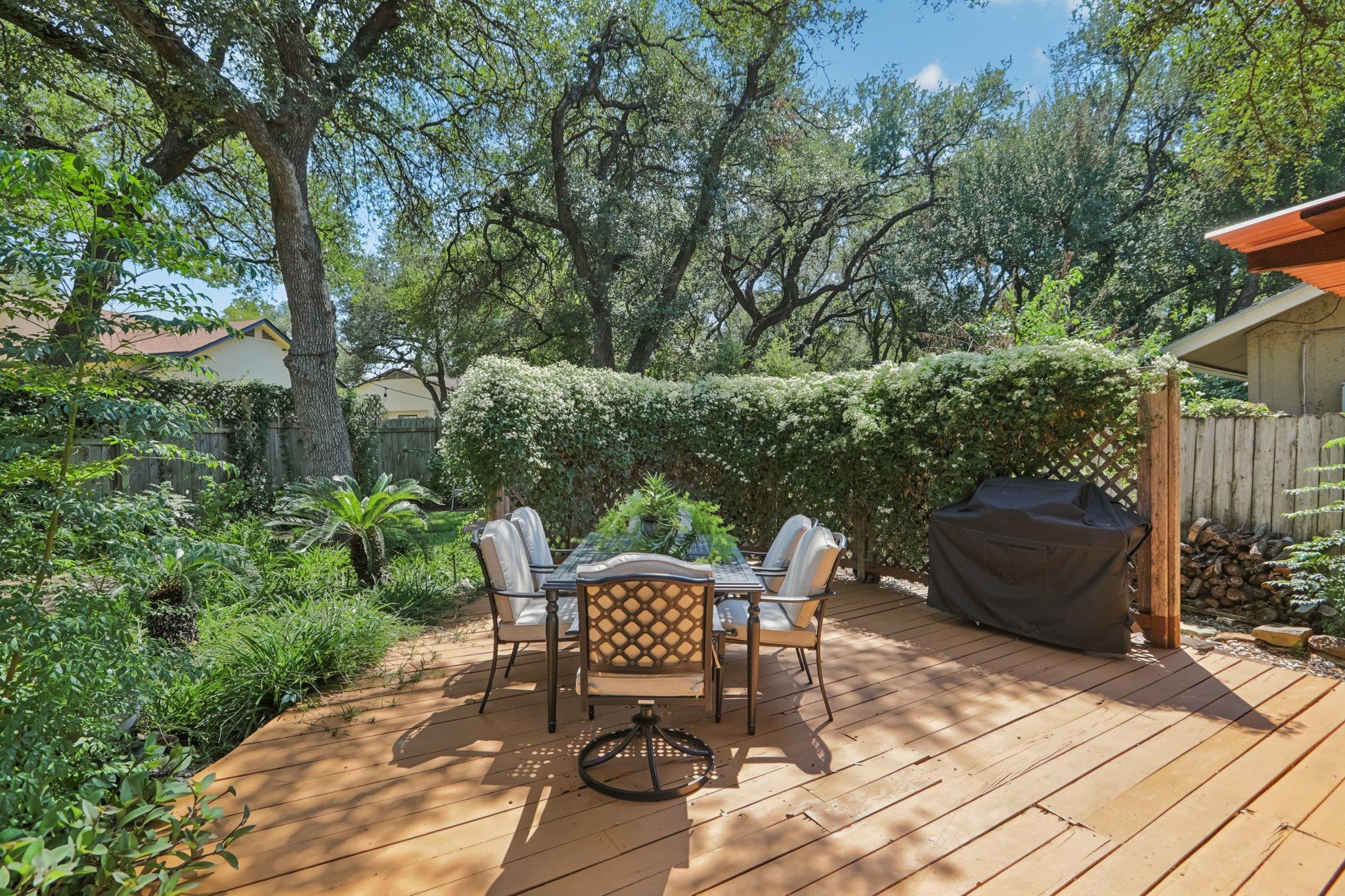 4107 Adelphi LN