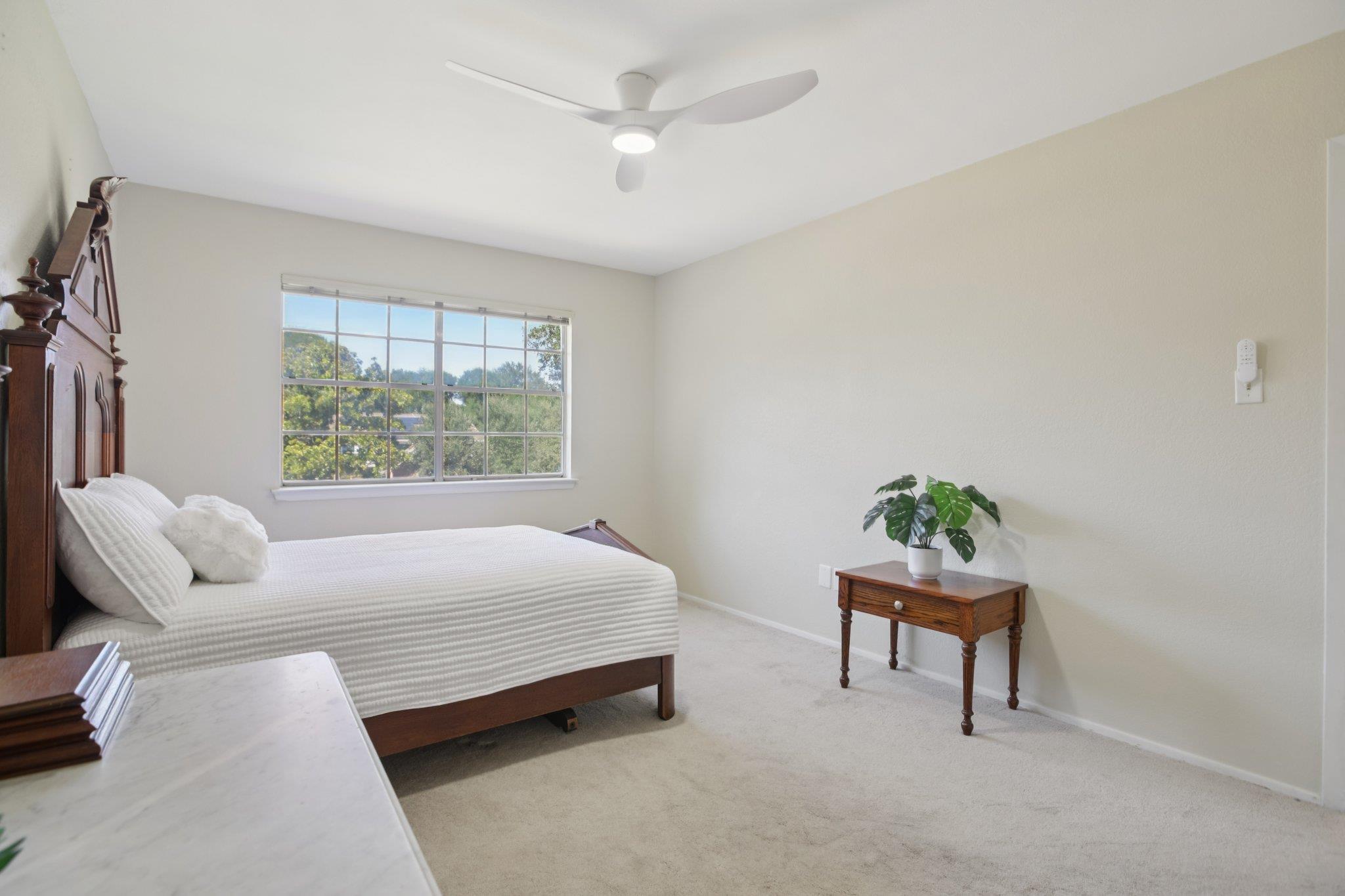 4107 Adelphi LN