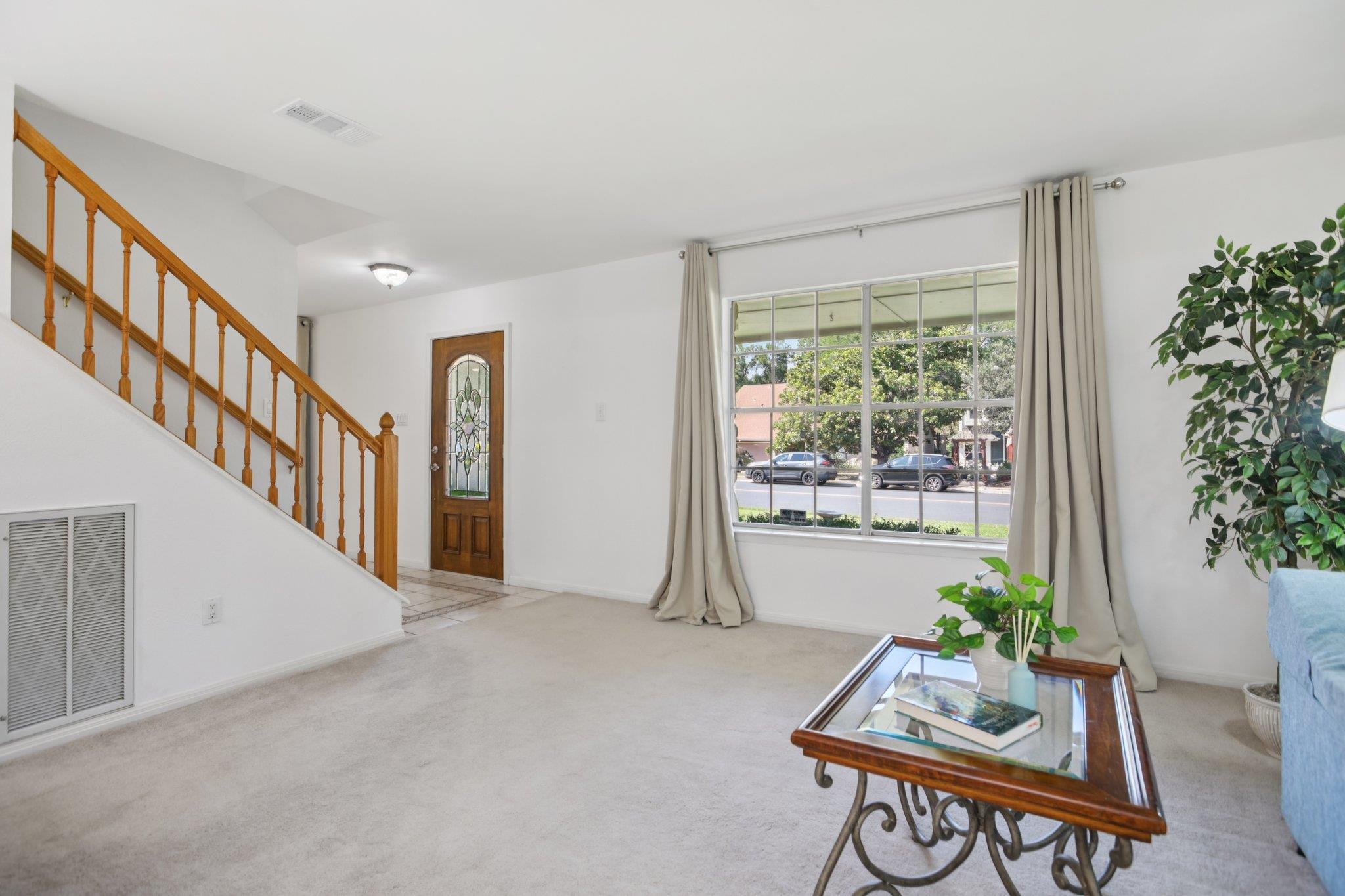4107 Adelphi LN