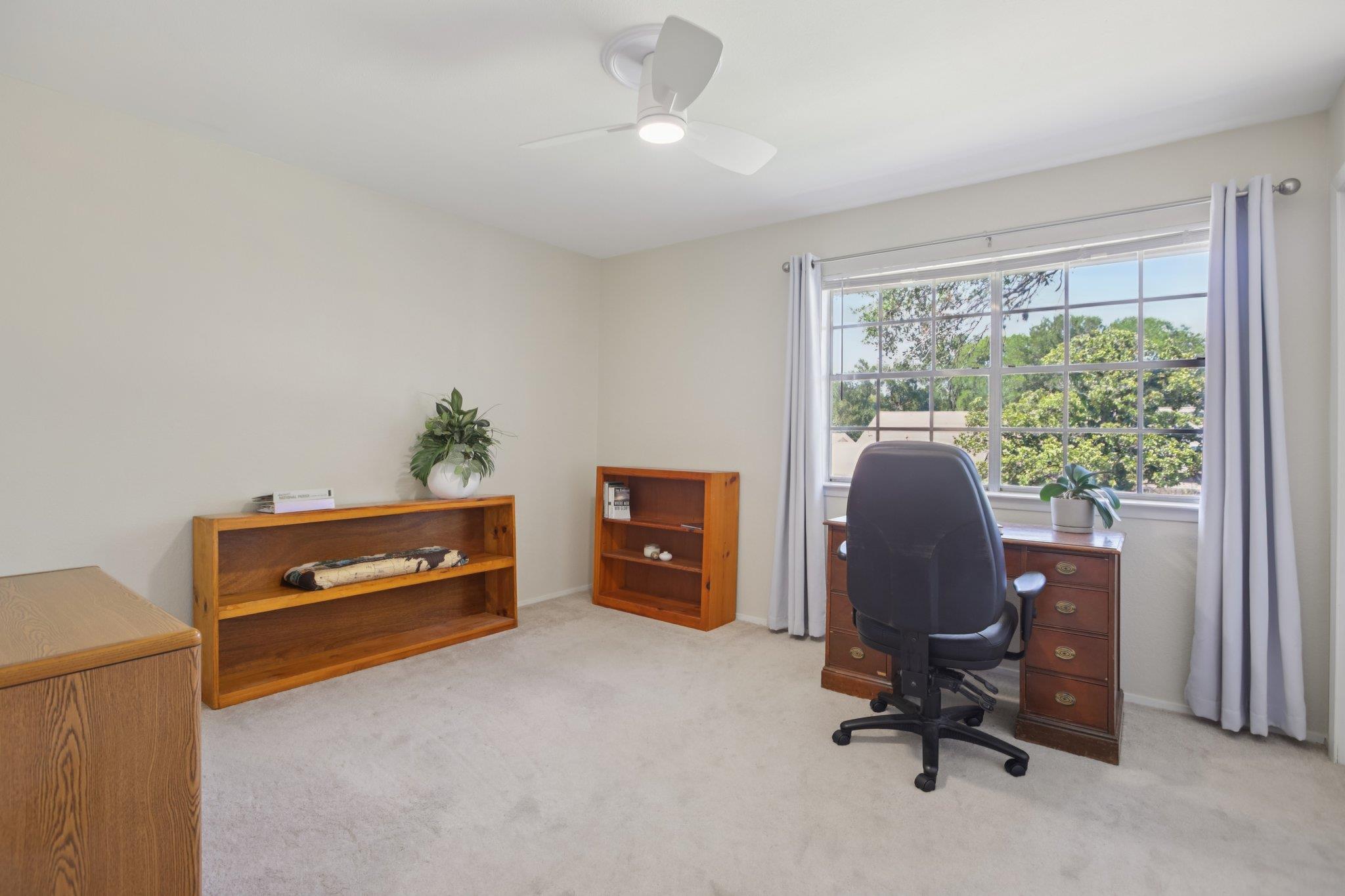 4107 Adelphi LN