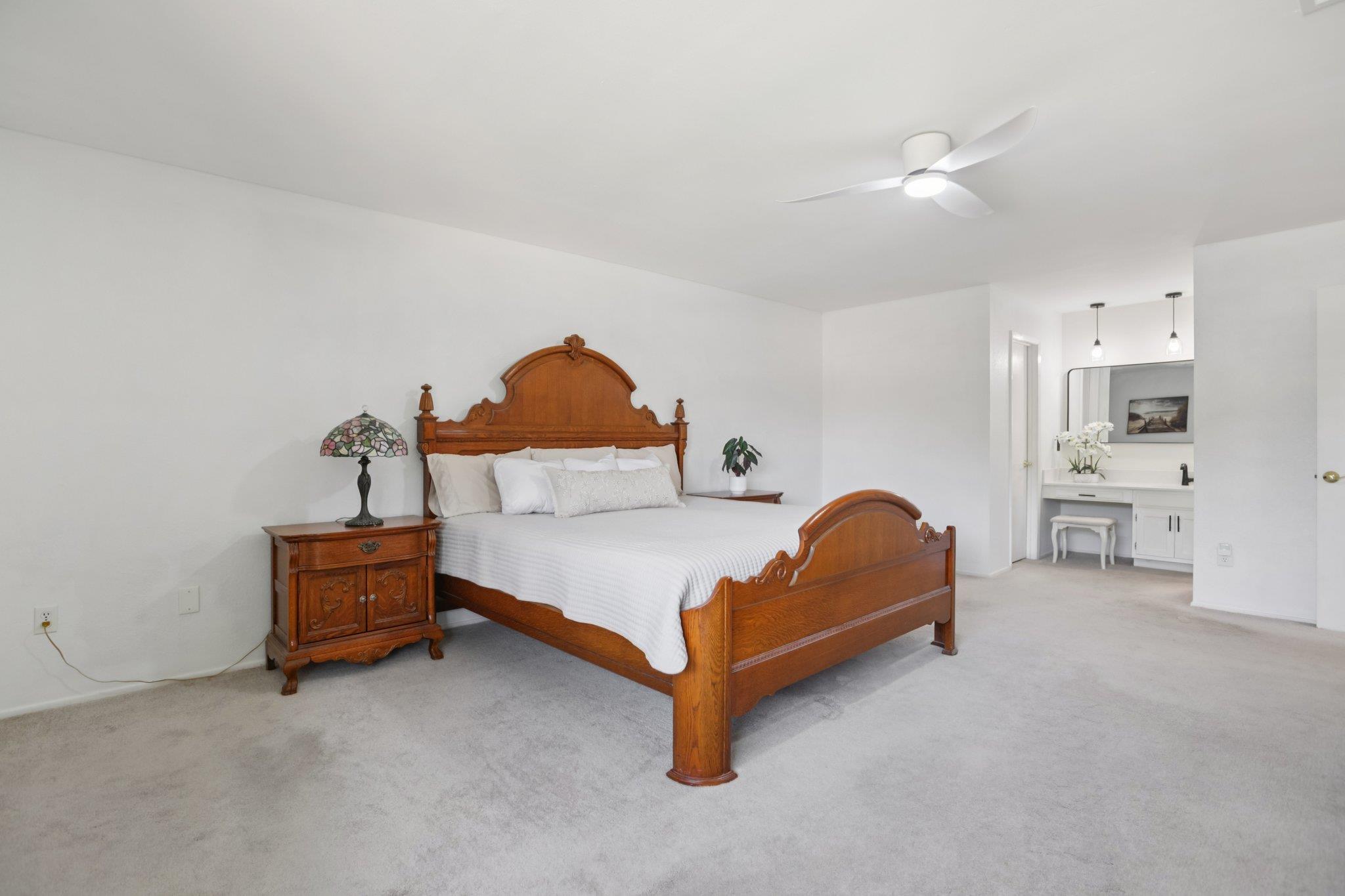 4107 Adelphi LN
