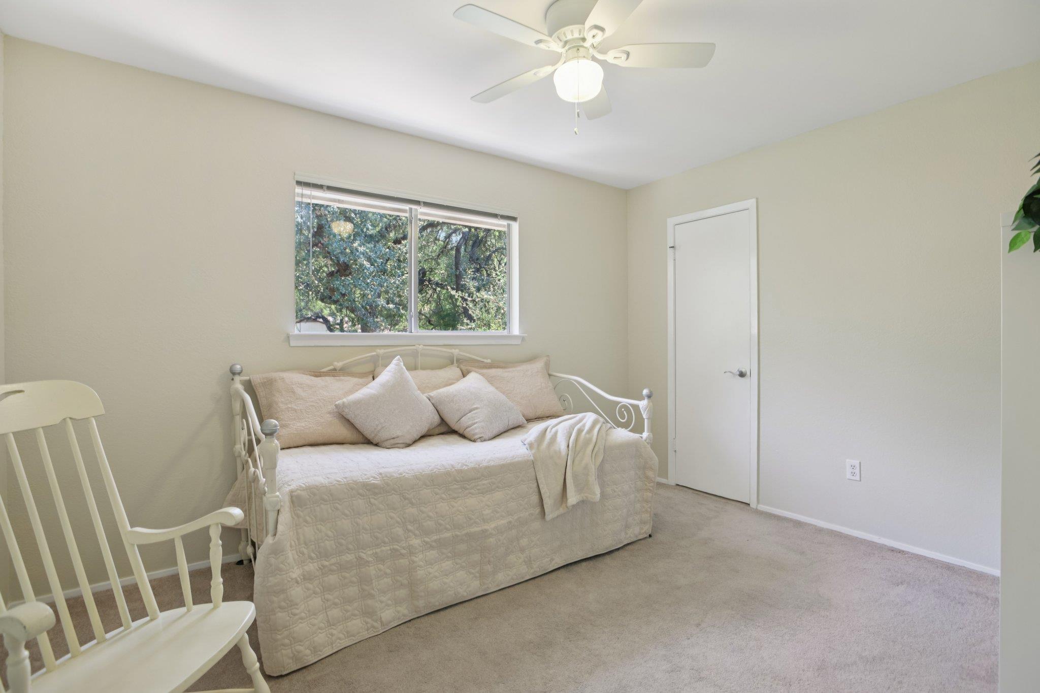 4107 Adelphi LN