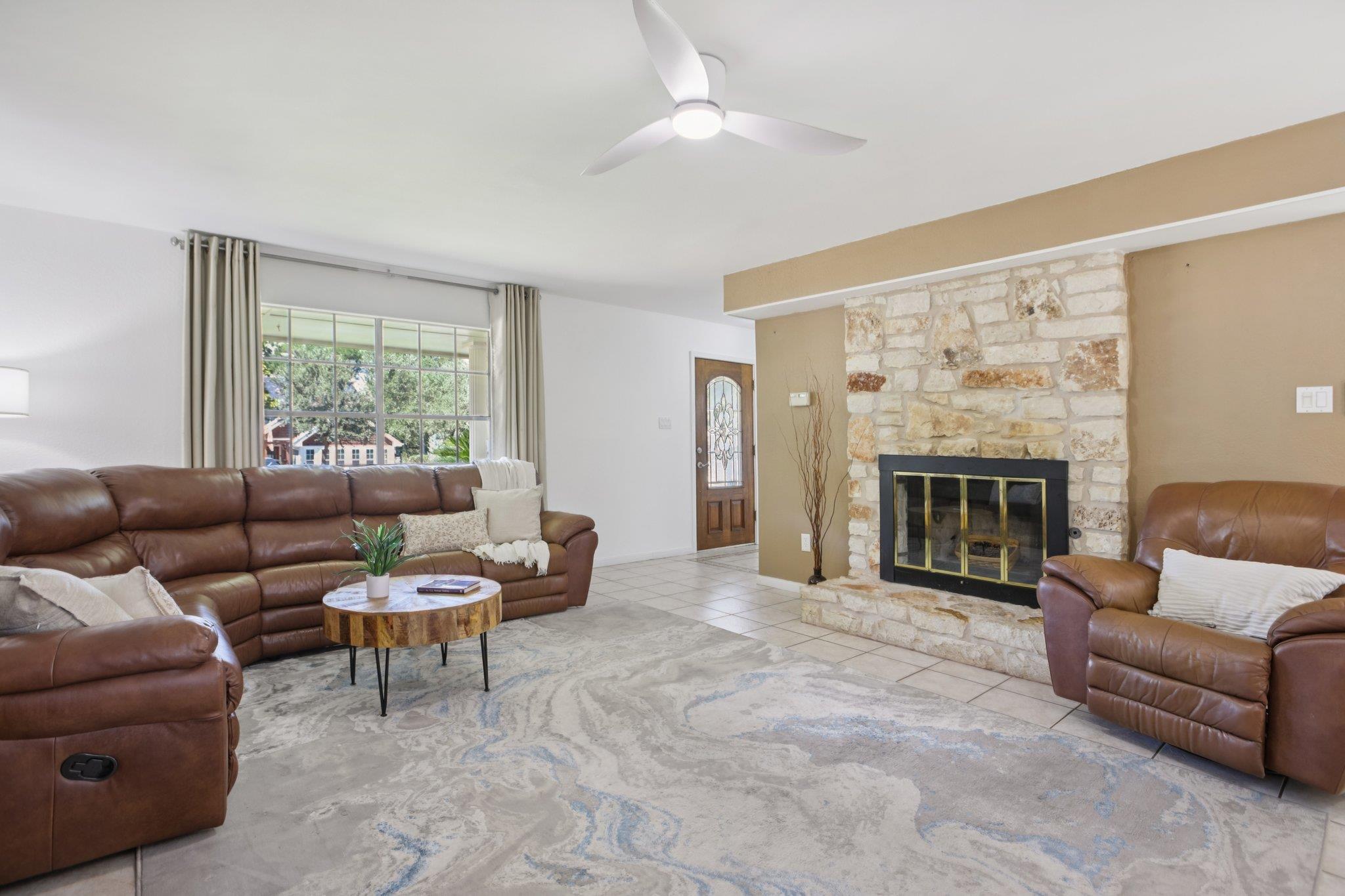 4107 Adelphi LN