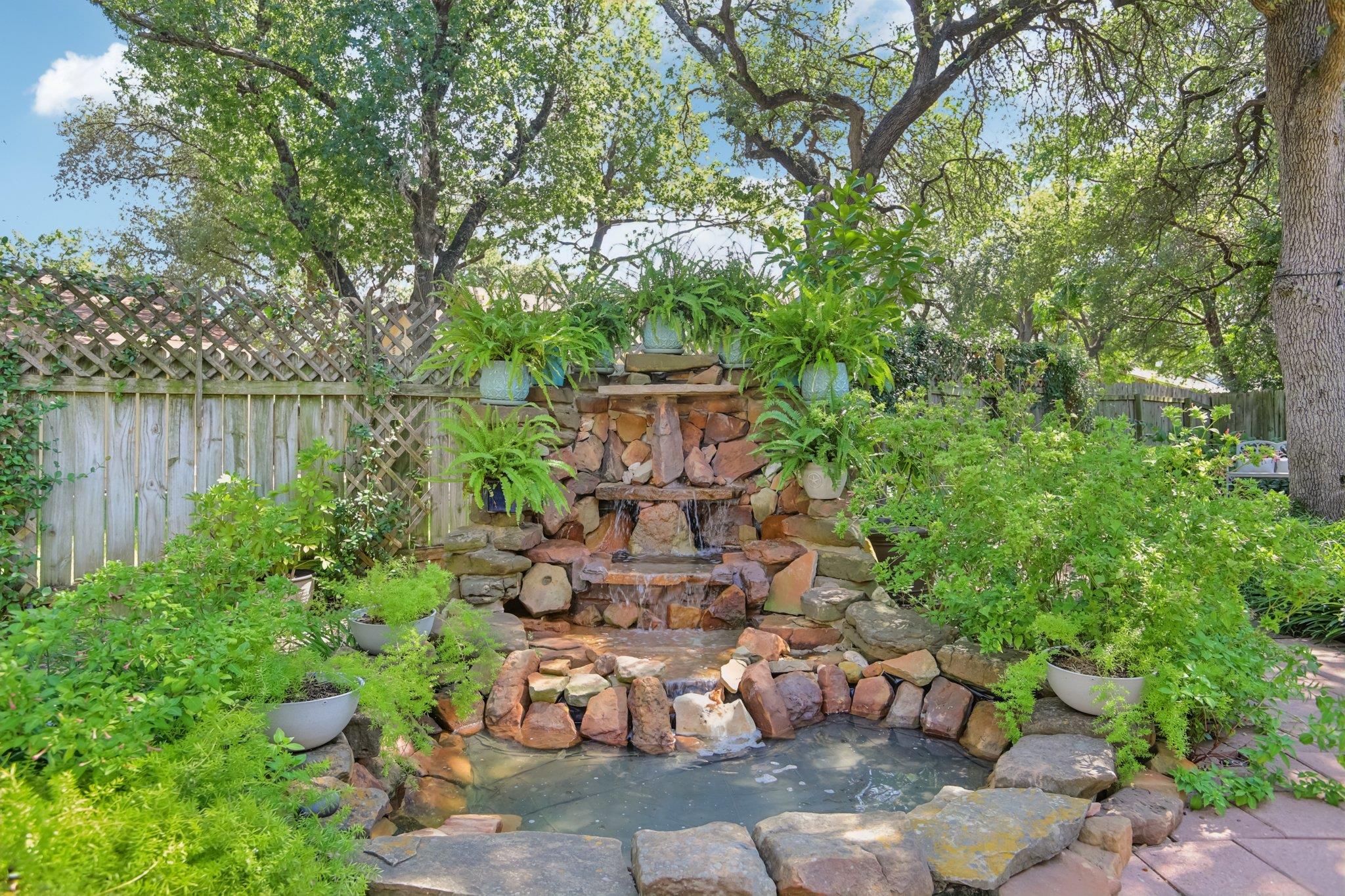 4107 Adelphi LN