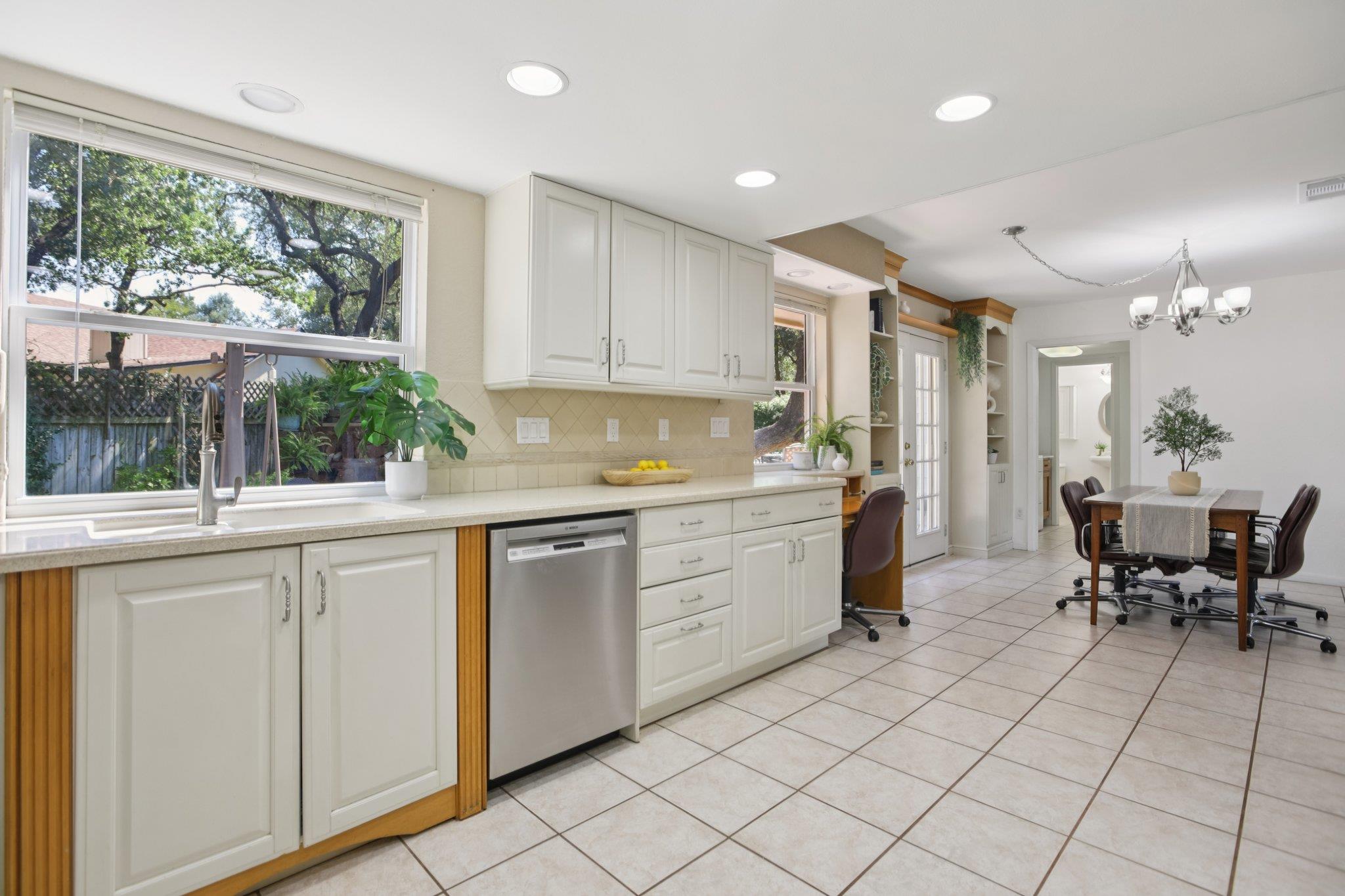 4107 Adelphi LN