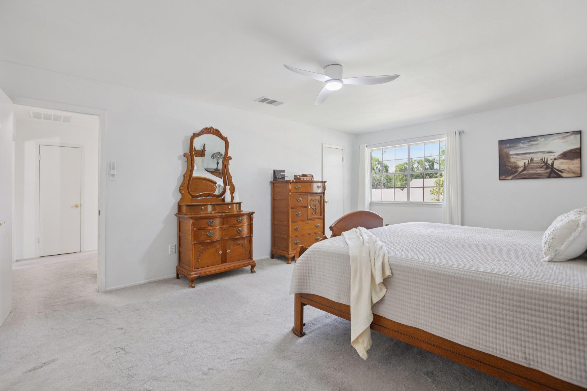 4107 Adelphi LN