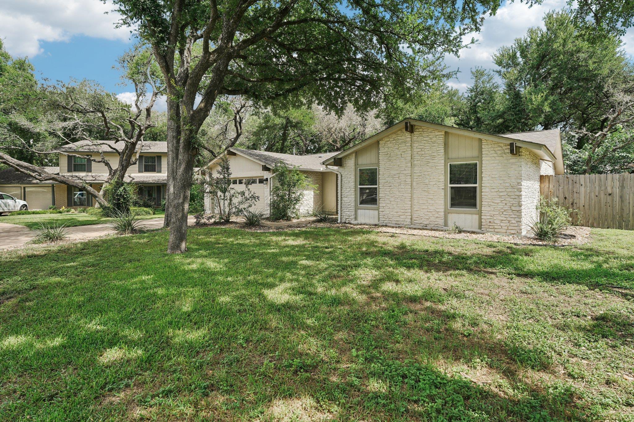 10403 Doering LN