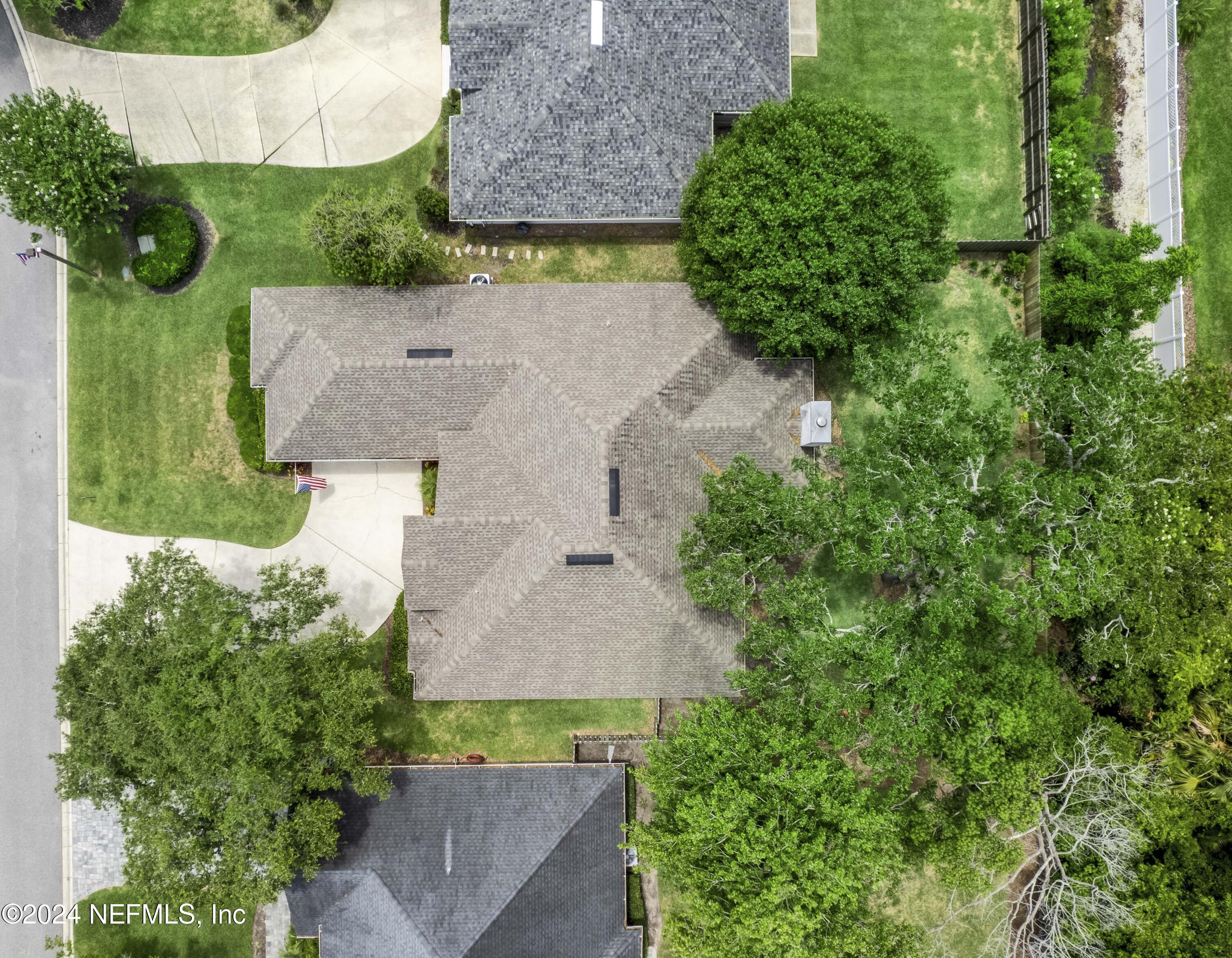 1242 BLUE HERON Lane N