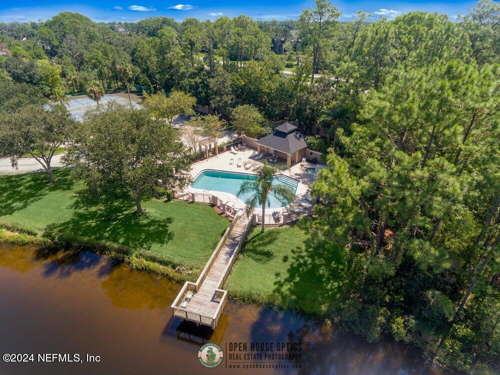 1242 BLUE HERON Lane N