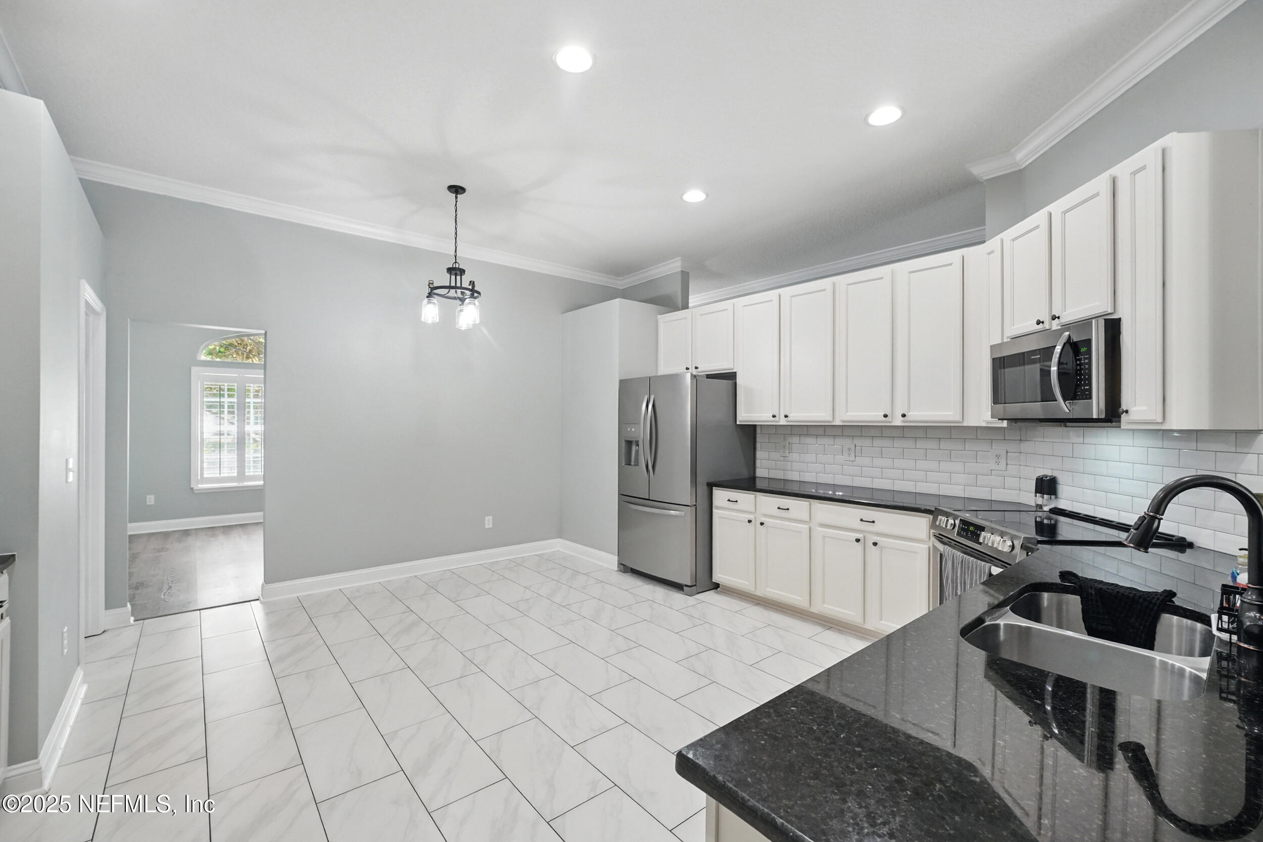 87529 CREEKSIDE Drive