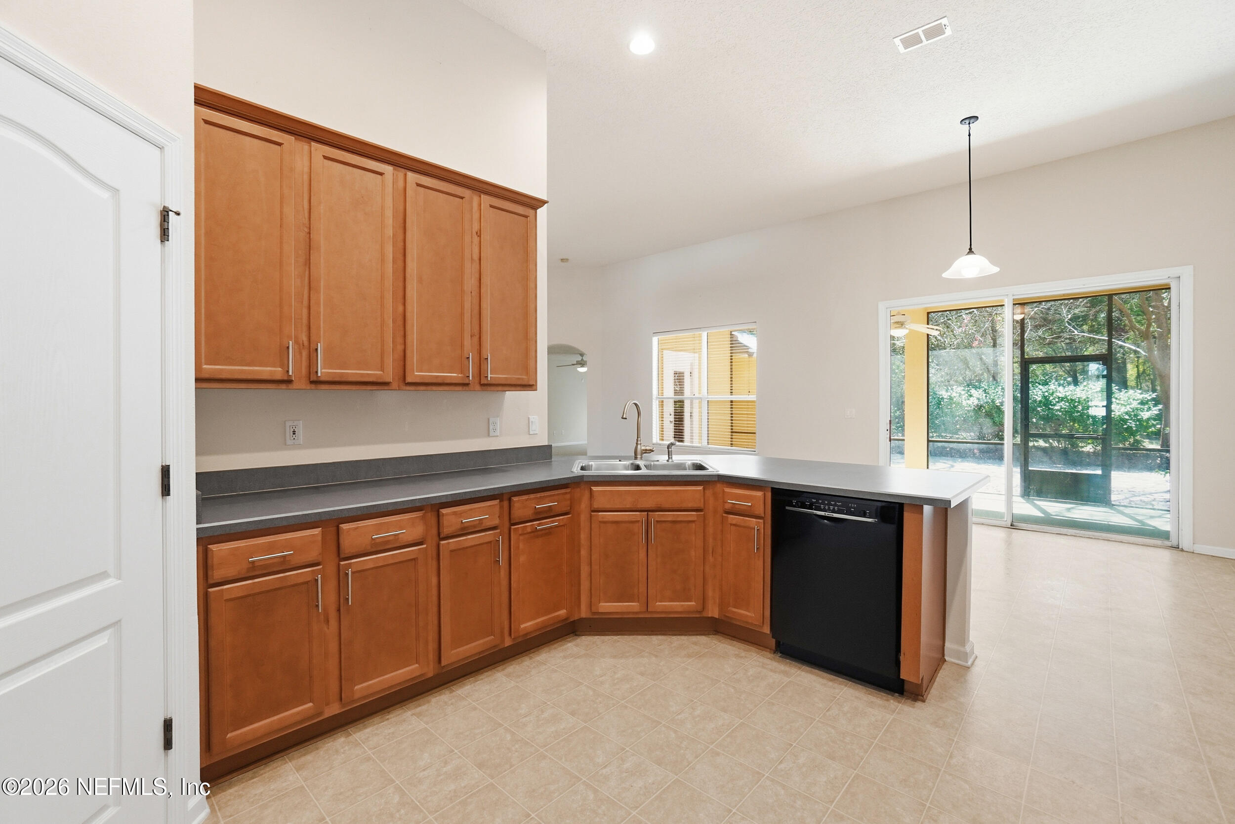 3933 VICTORIA LAKES Drive S