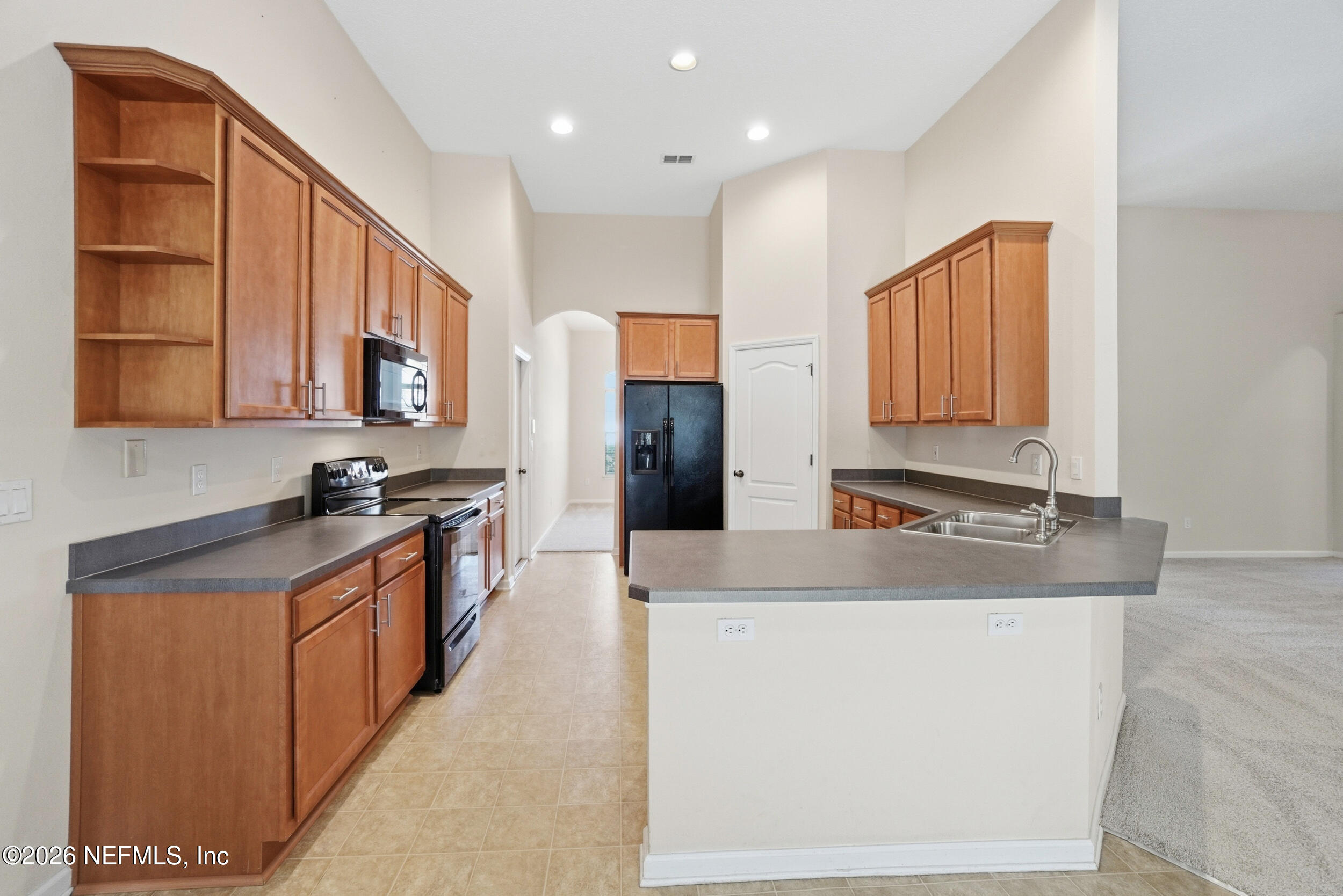 3933 VICTORIA LAKES Drive S