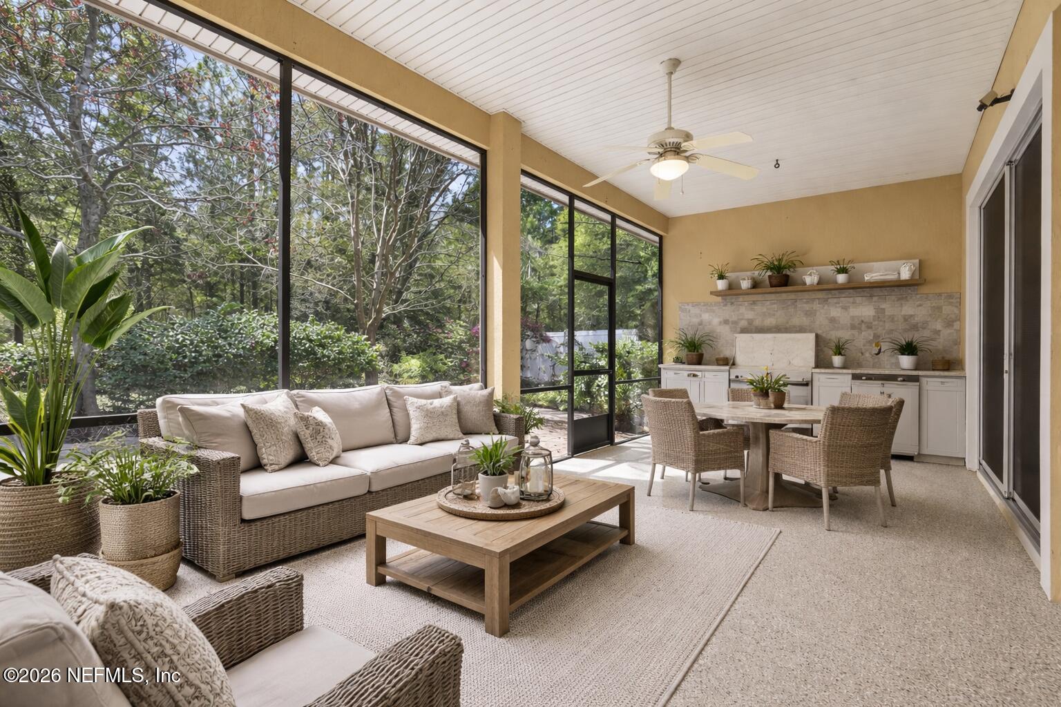 3933 VICTORIA LAKES Drive S