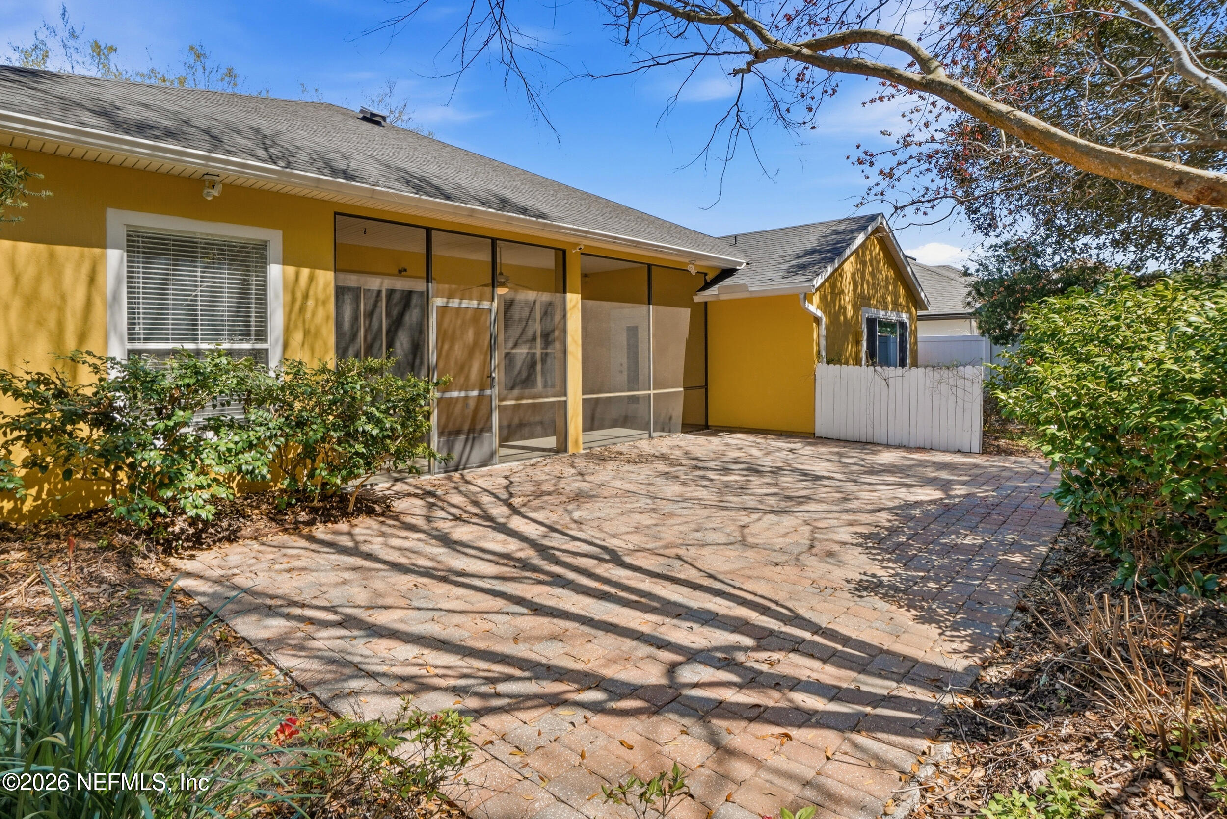 3933 VICTORIA LAKES Drive S