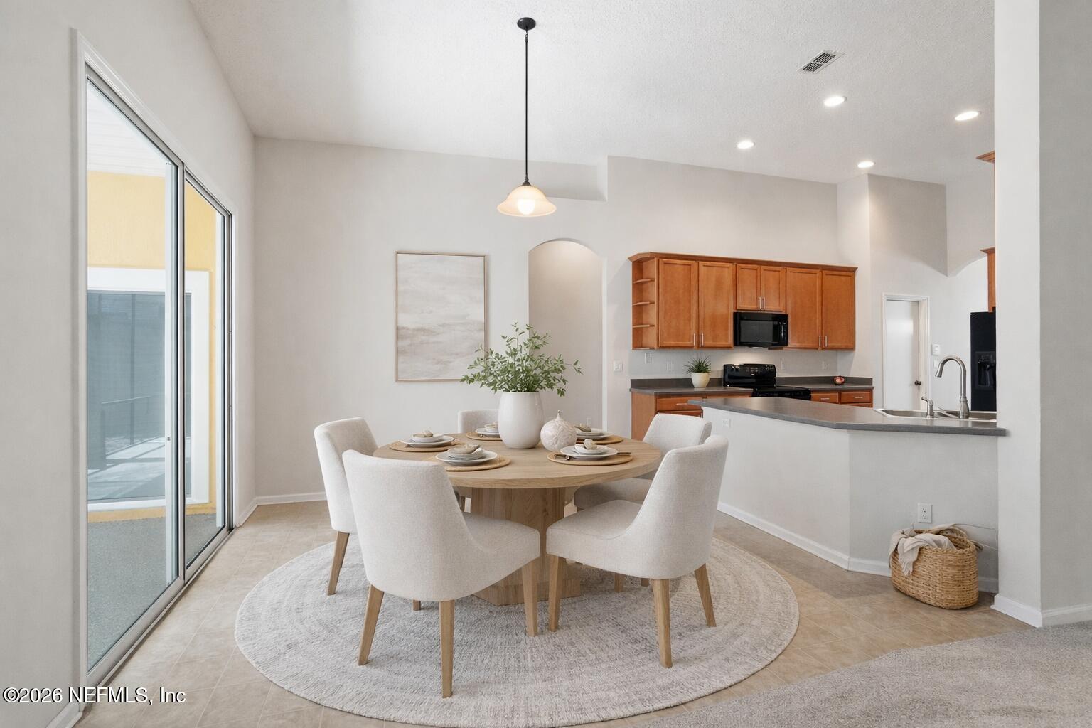 3933 VICTORIA LAKES Drive S