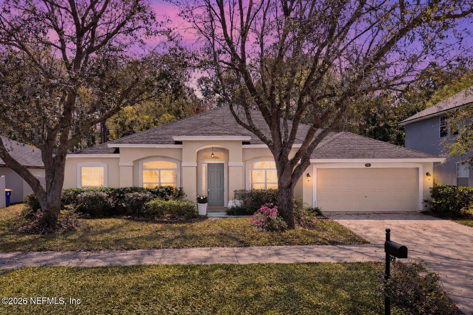 3933 VICTORIA LAKES Drive S