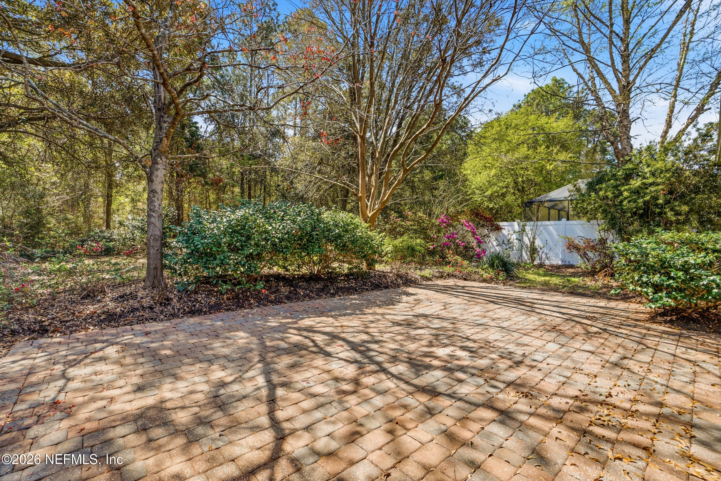 3933 VICTORIA LAKES Drive S