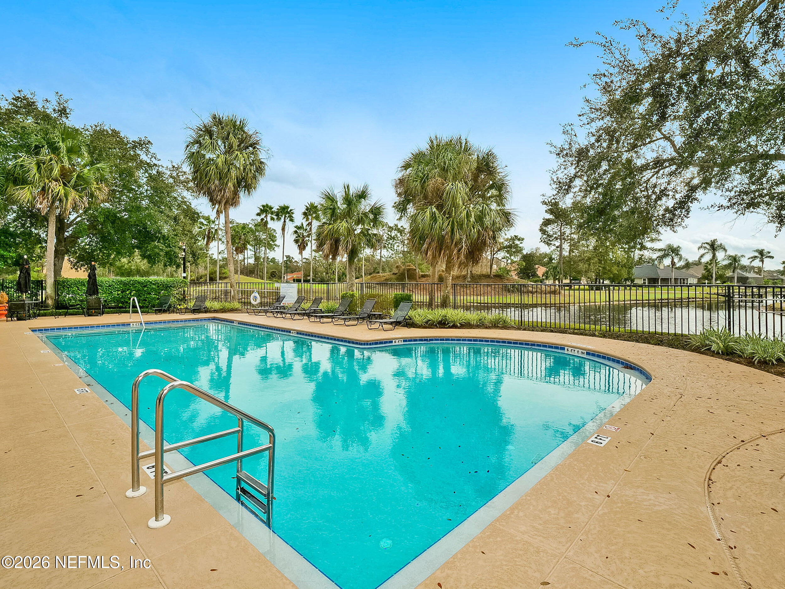 13703 N RICHMOND PARK Drive N 2109