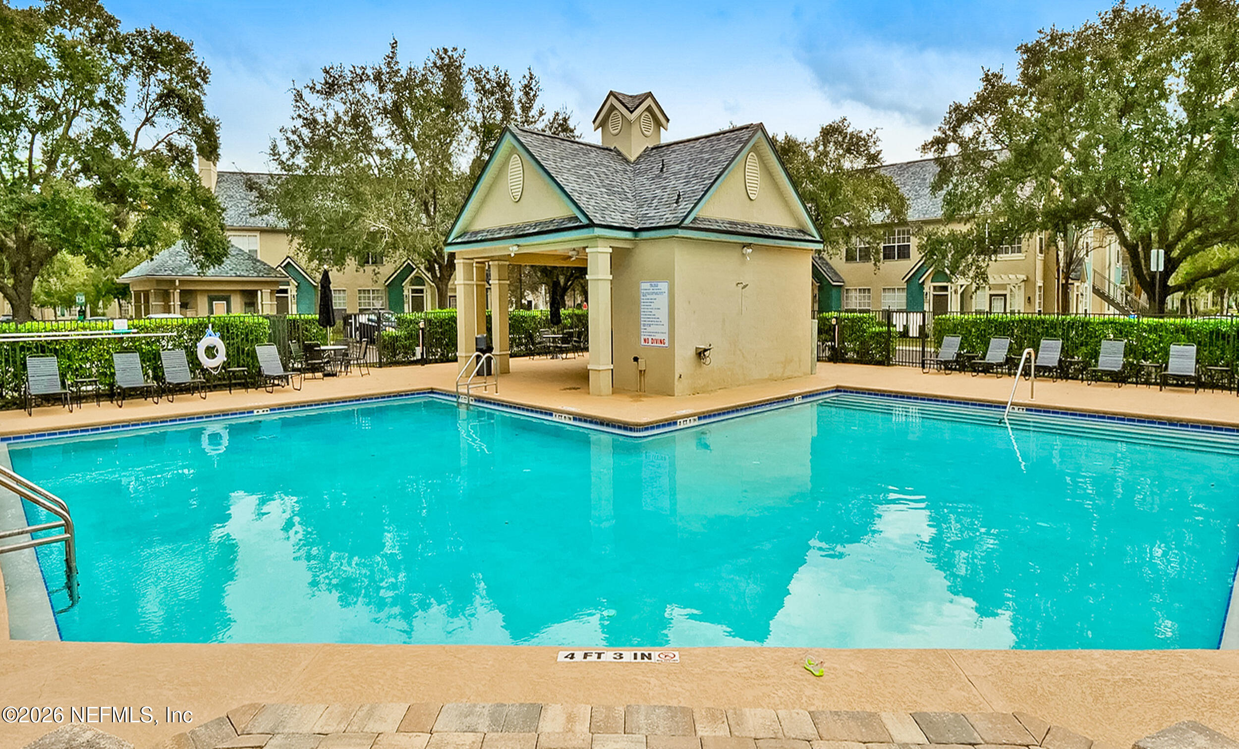 13703 N RICHMOND PARK Drive N 2109