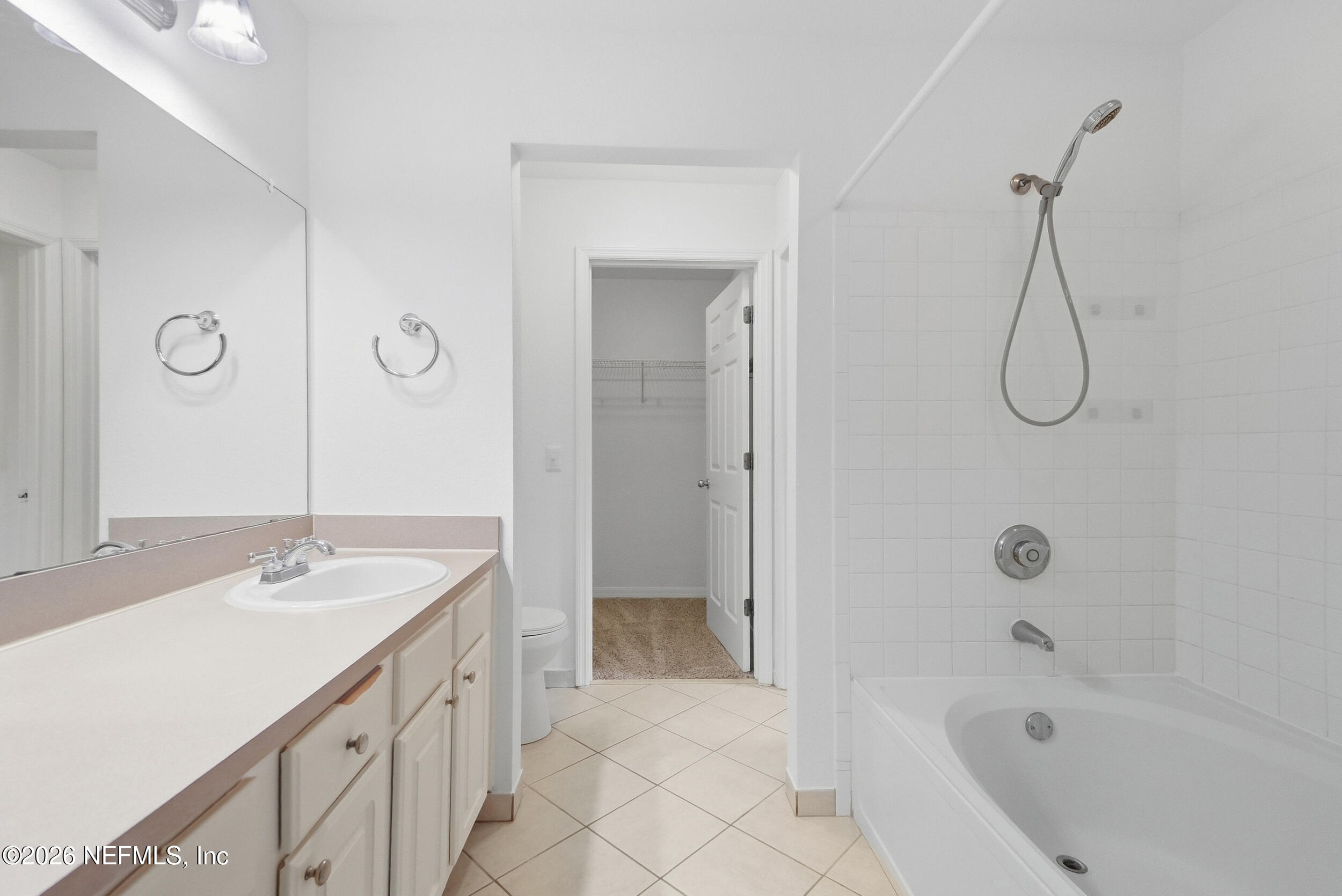 13703 N RICHMOND PARK Drive N 2109