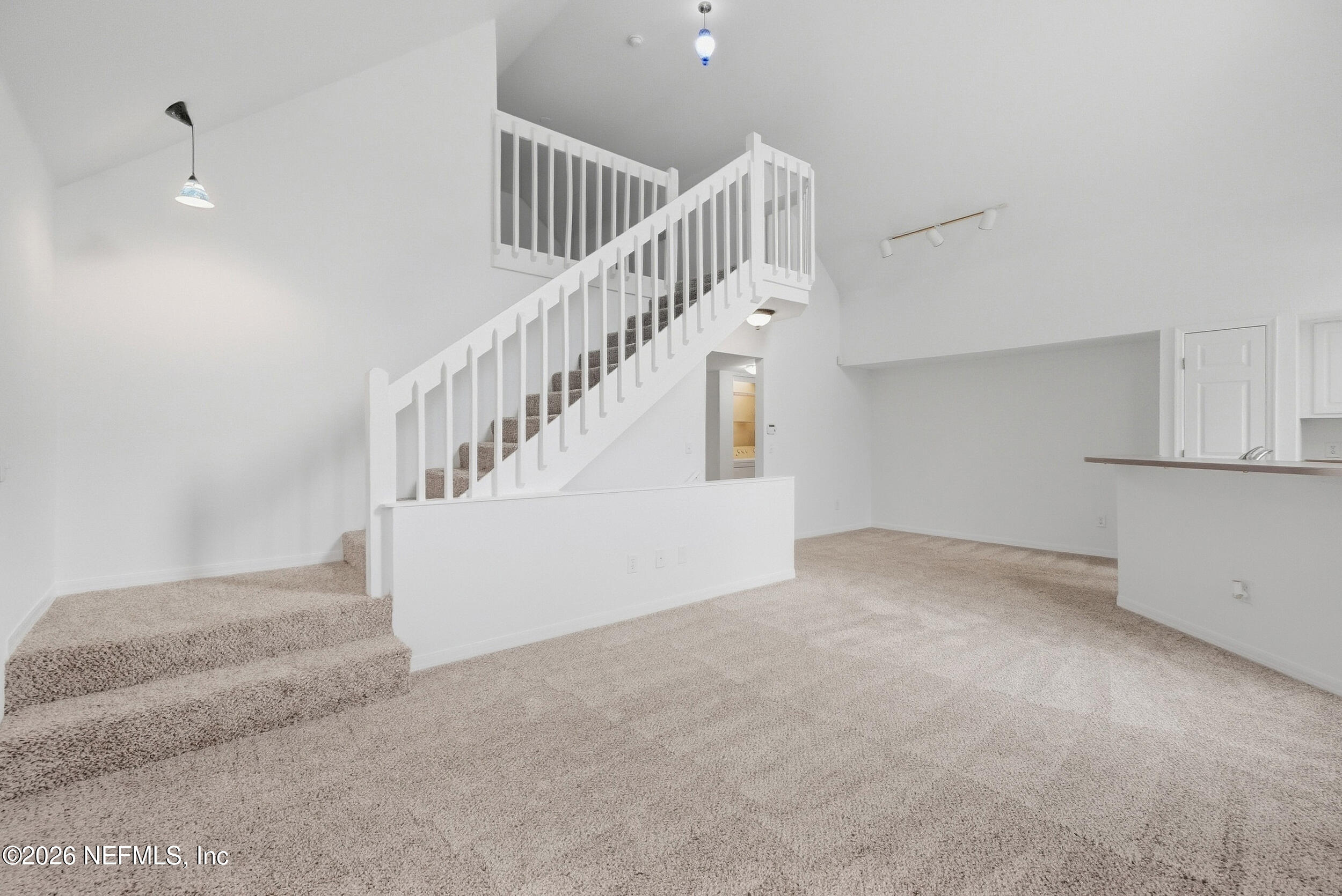 13703 N RICHMOND PARK Drive N 2109