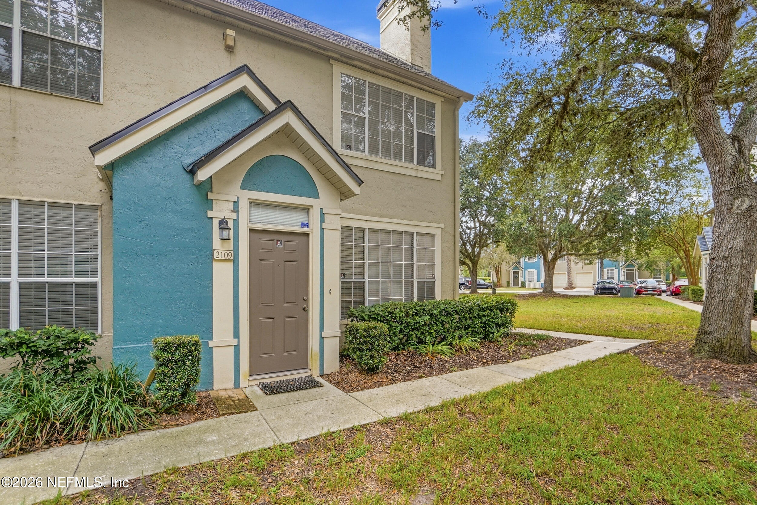 13703 N RICHMOND PARK Drive N 2109