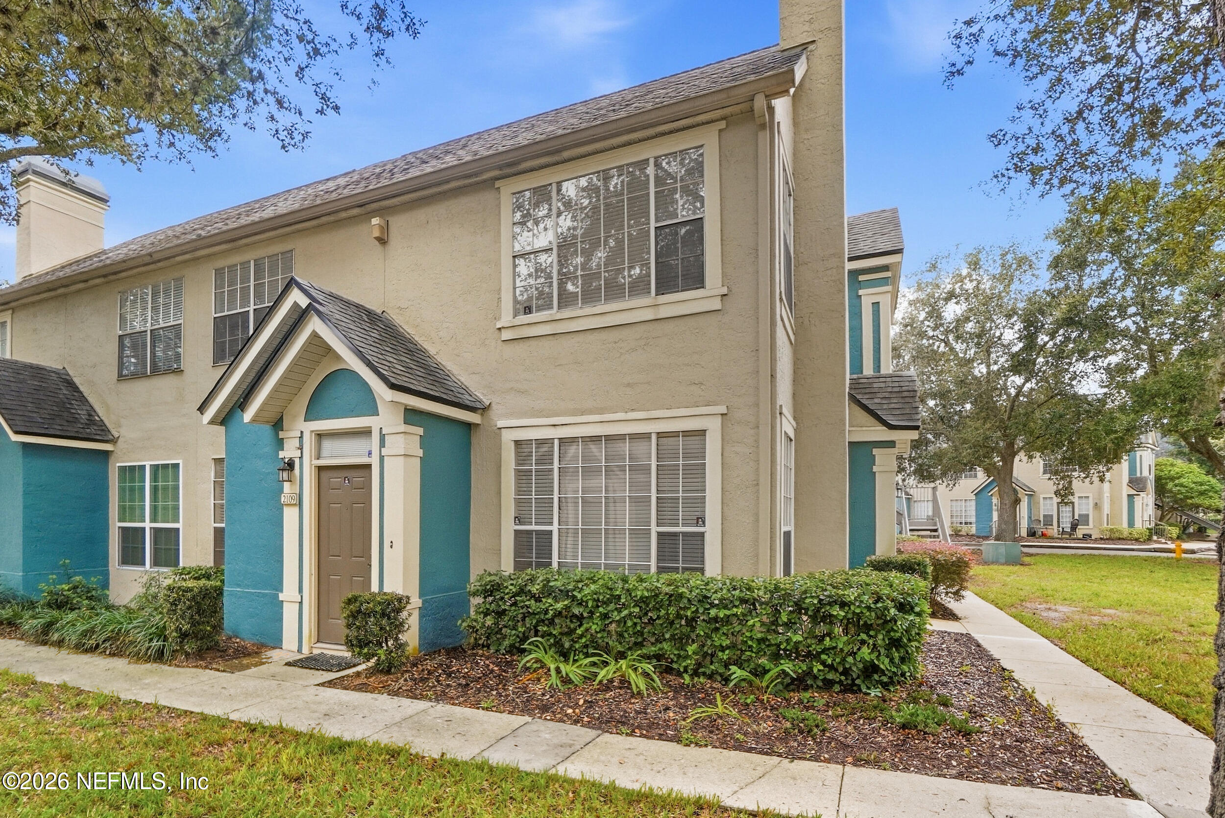 13703 N RICHMOND PARK Drive N 2109