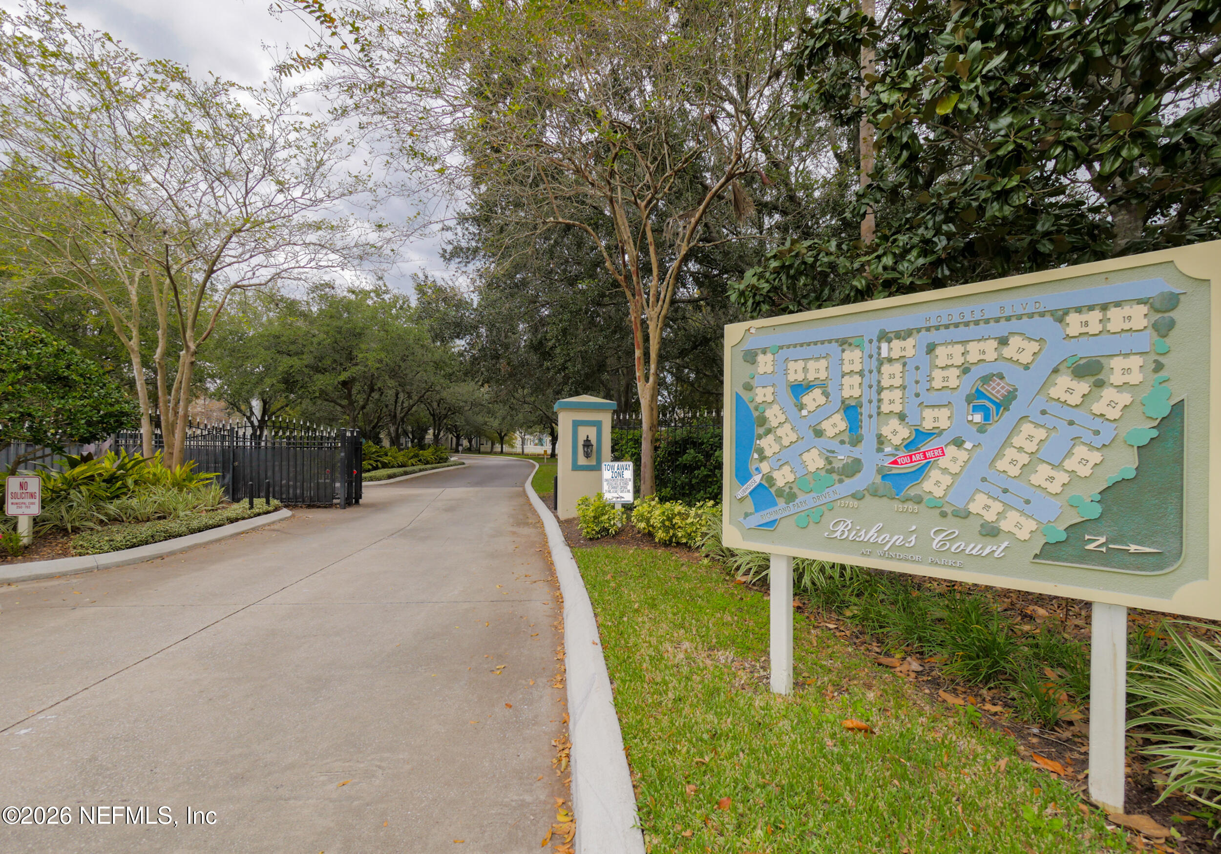 13703 N RICHMOND PARK Drive N 2109