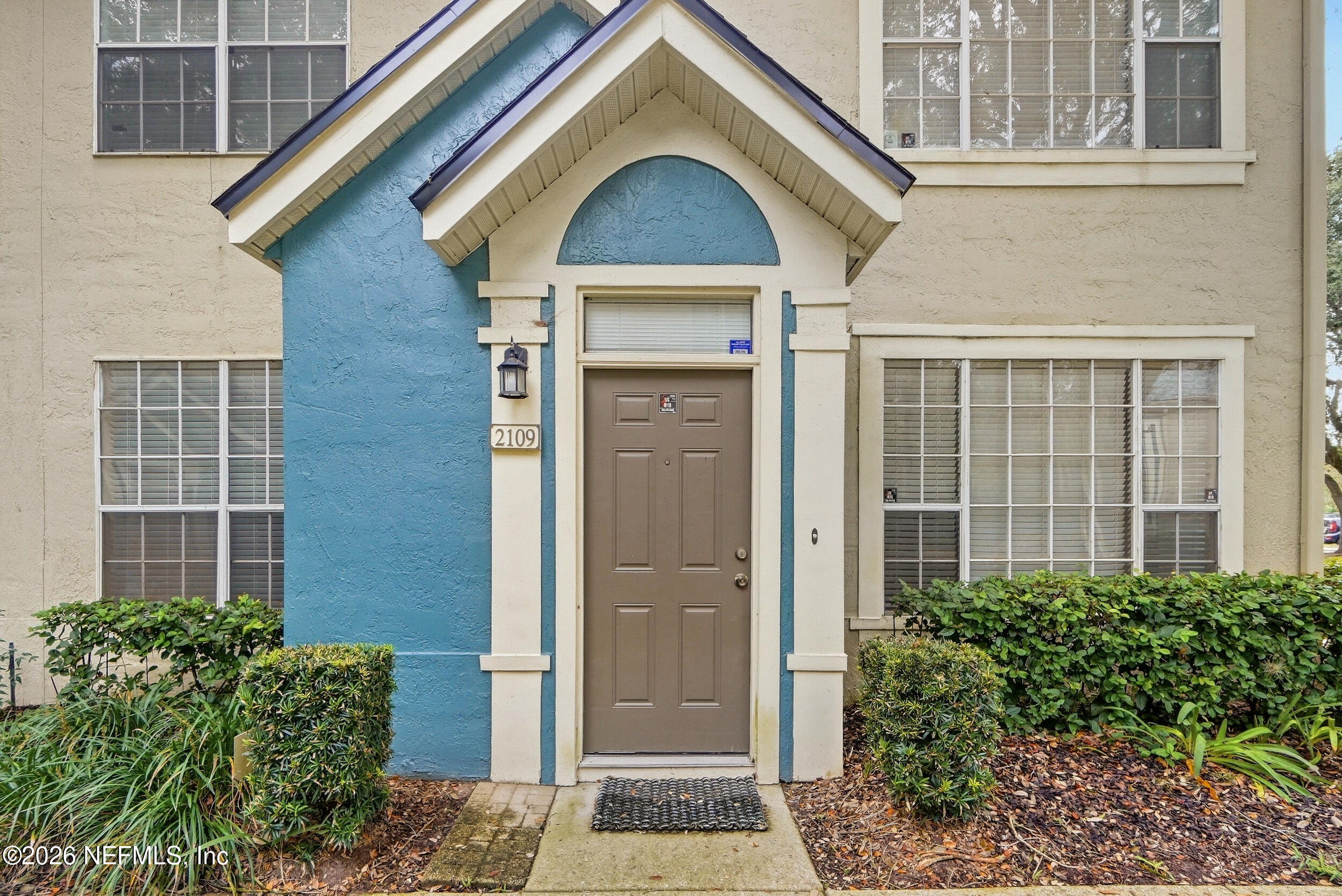 13703 N RICHMOND PARK Drive N 2109