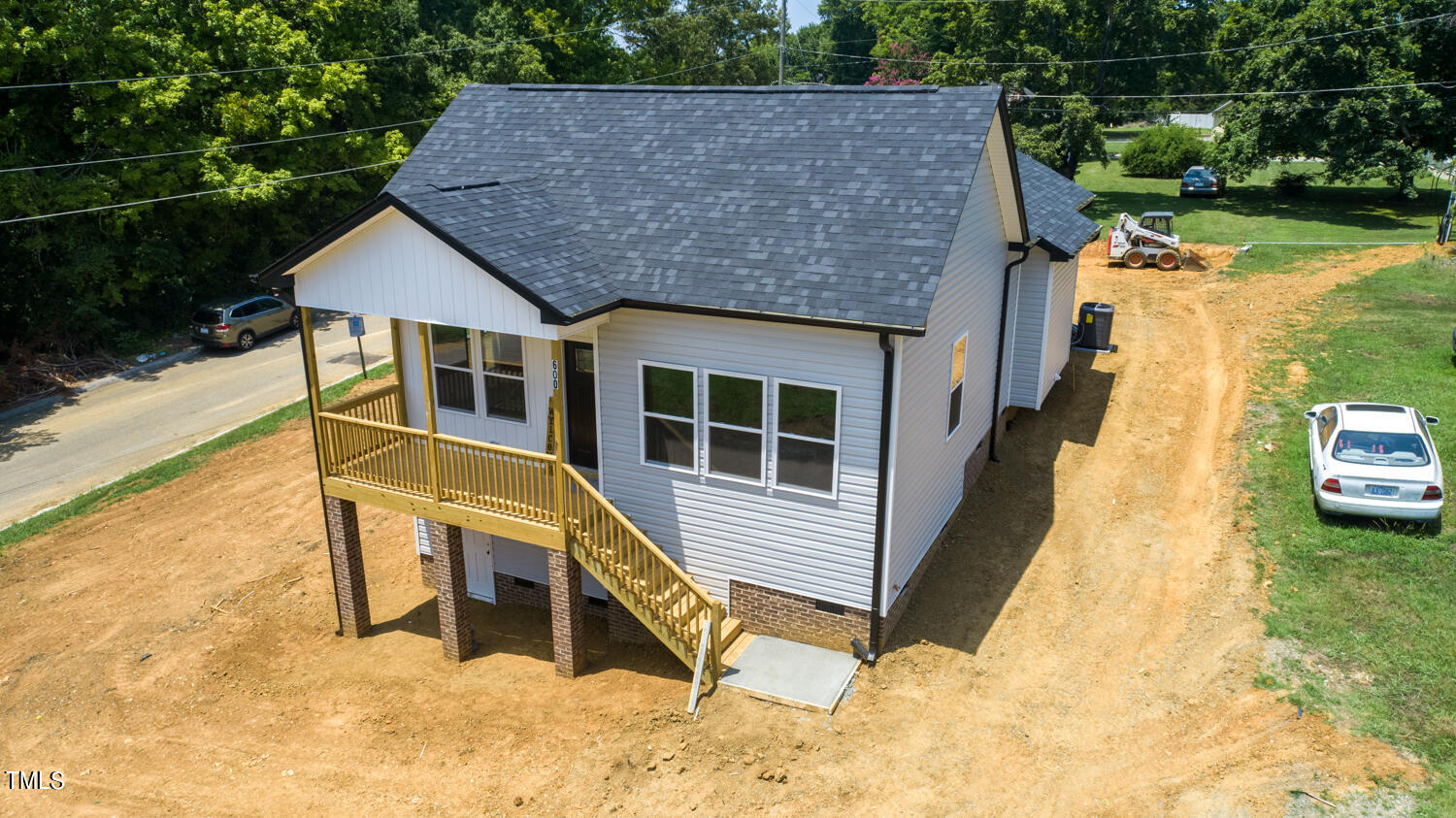 600 E E. Elm Street