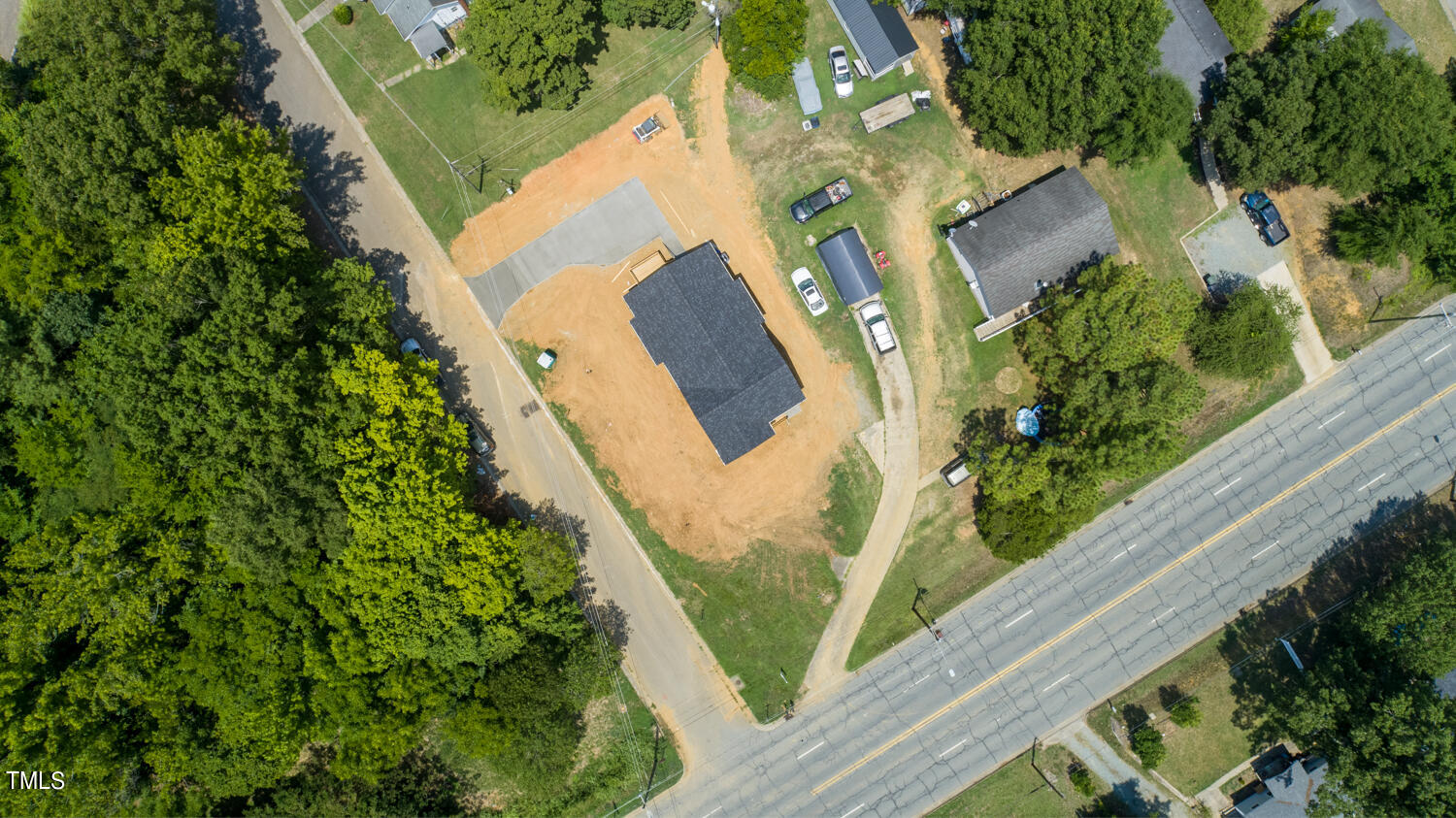 600 E E. Elm Street