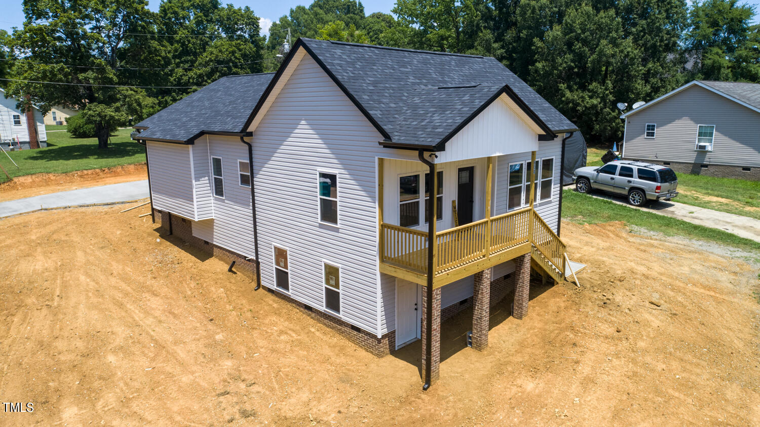 600 E E. Elm Street