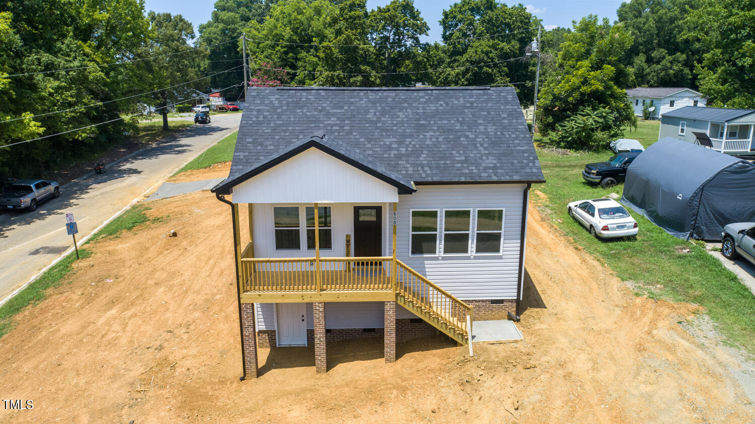 600 E E. Elm Street