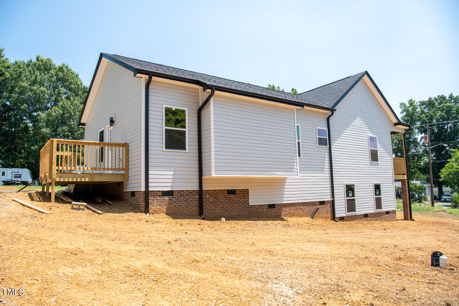600 E E. Elm Street
