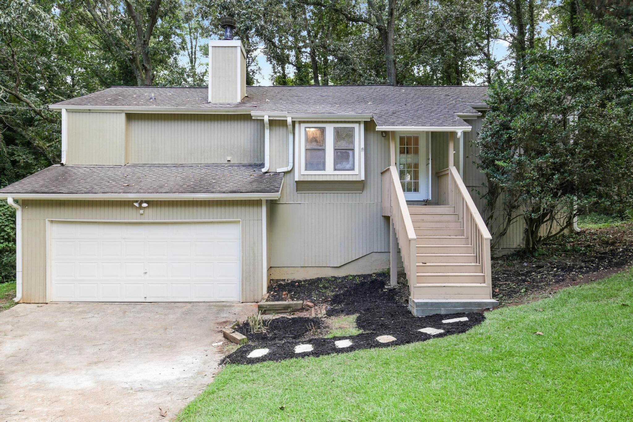 137 W Putnam Ferry Road