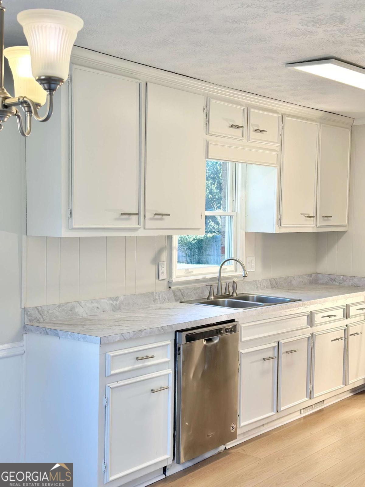 553 W SANDTOWN Road SW