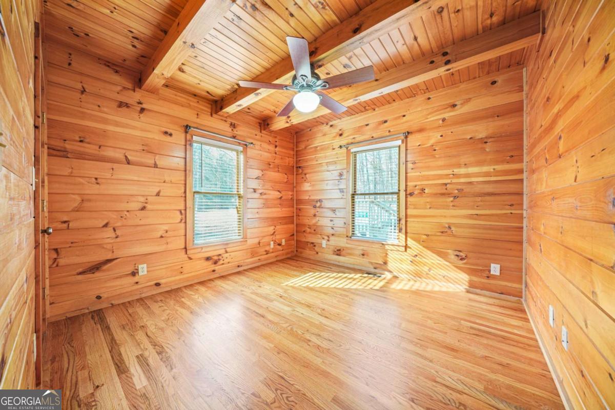 542 Schoolhouse Road