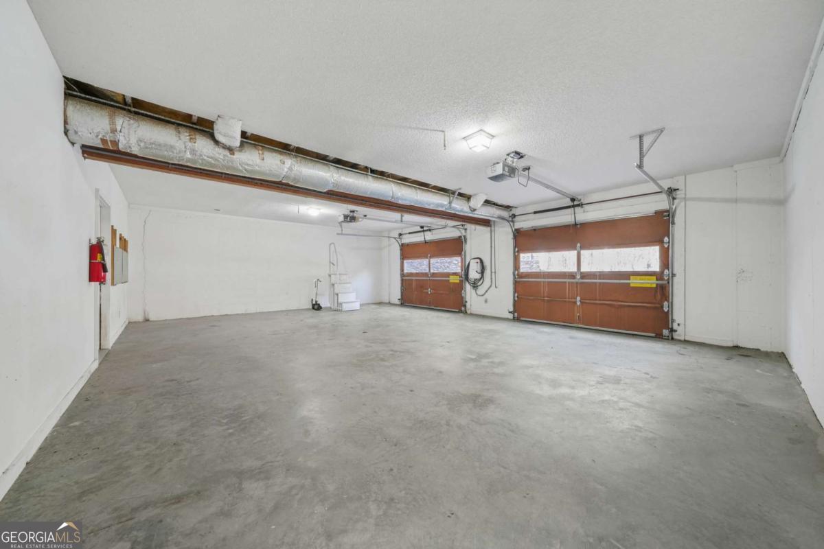 542 Schoolhouse Road