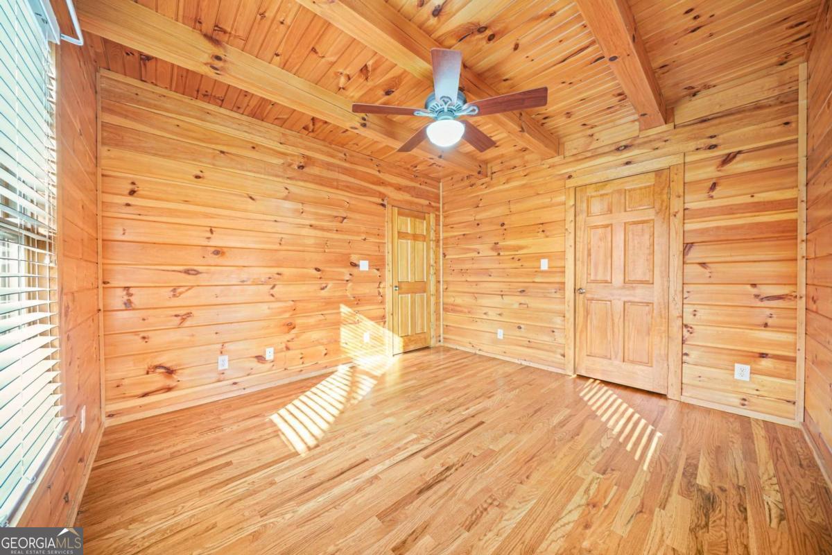 542 Schoolhouse Road