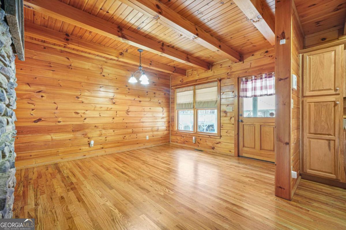 542 Schoolhouse Road