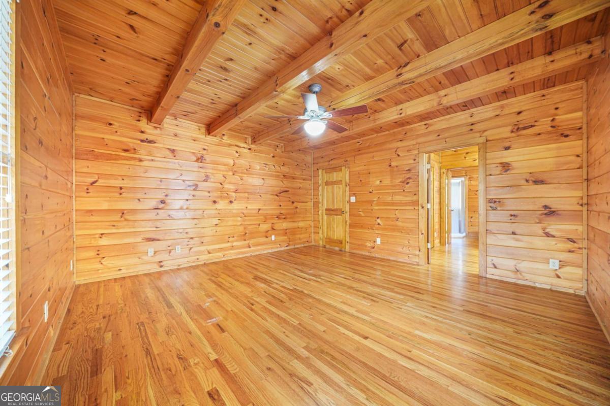 542 Schoolhouse Road