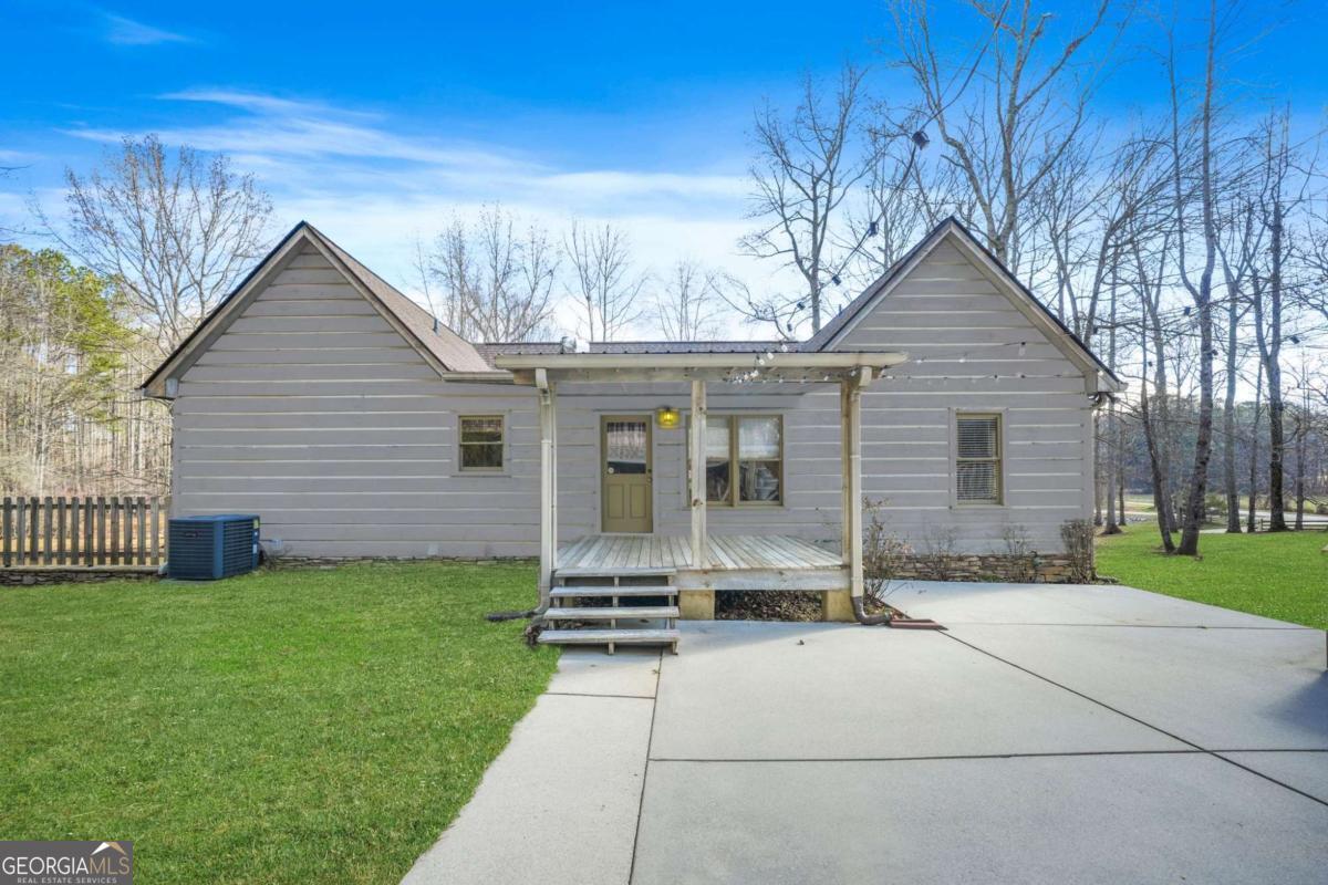 542 Schoolhouse Road