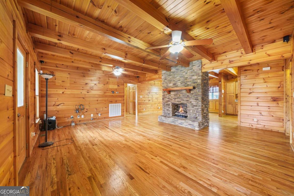 542 Schoolhouse Road