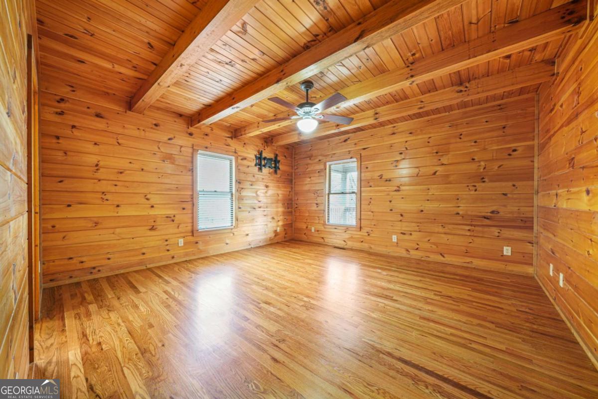 542 Schoolhouse Road