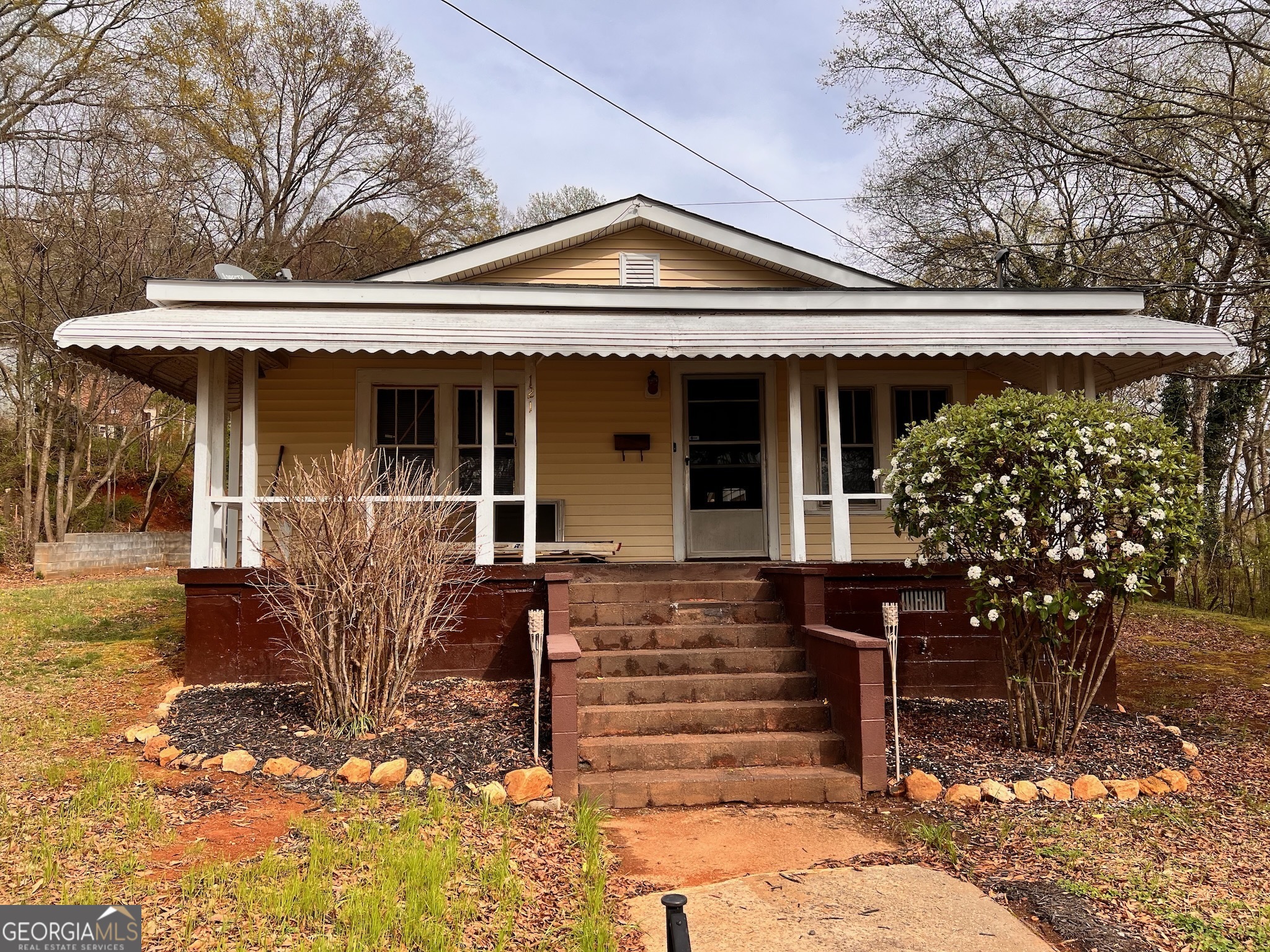 121 ROOSEVELT Street