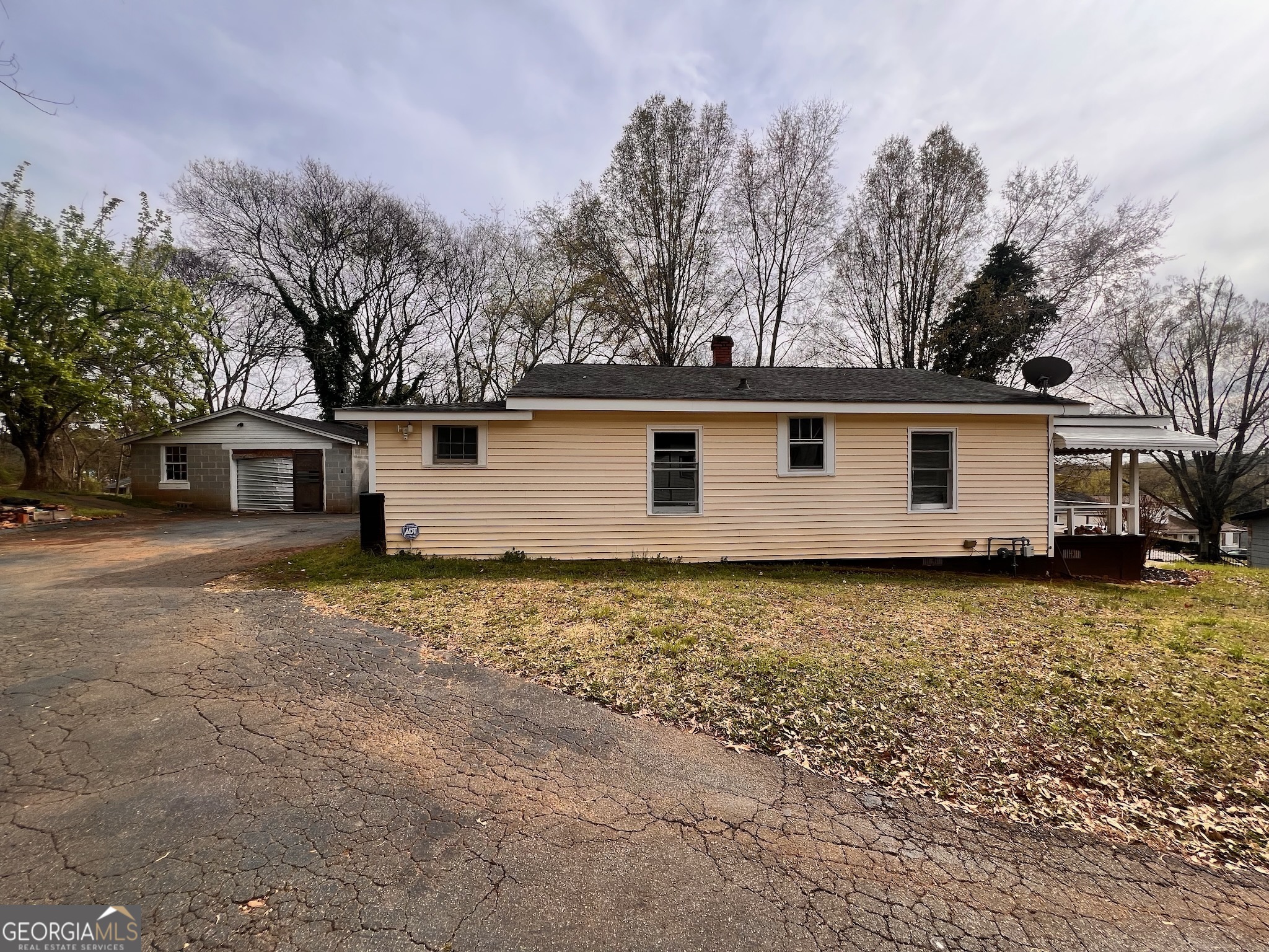 121 ROOSEVELT Street