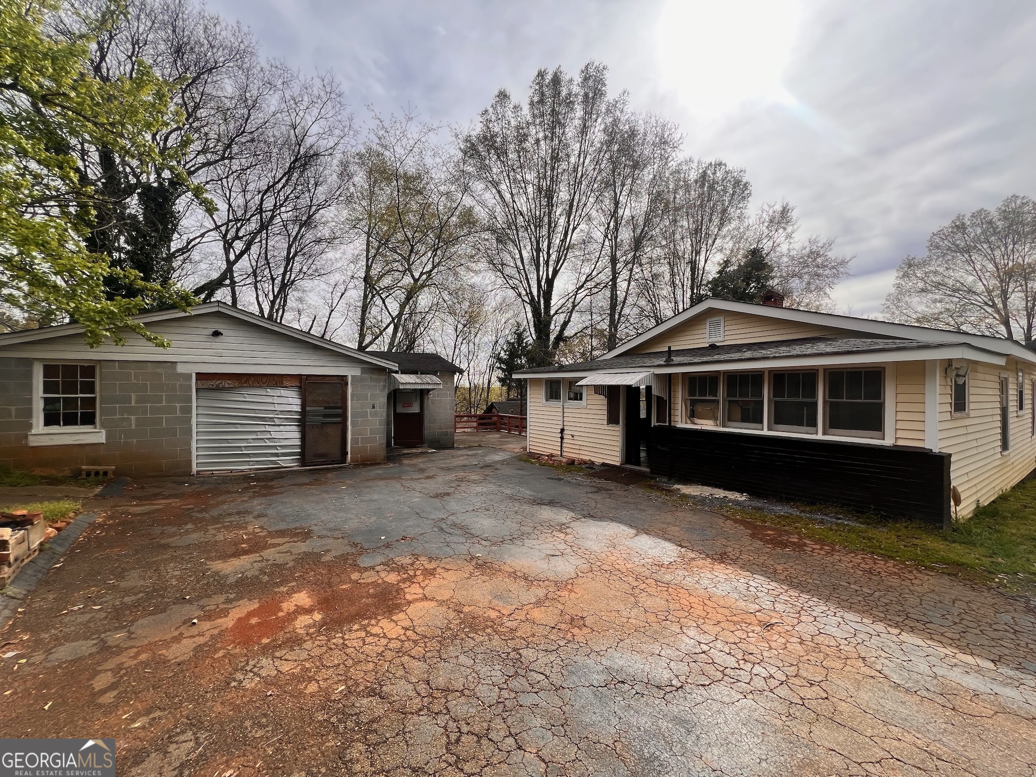 121 ROOSEVELT Street