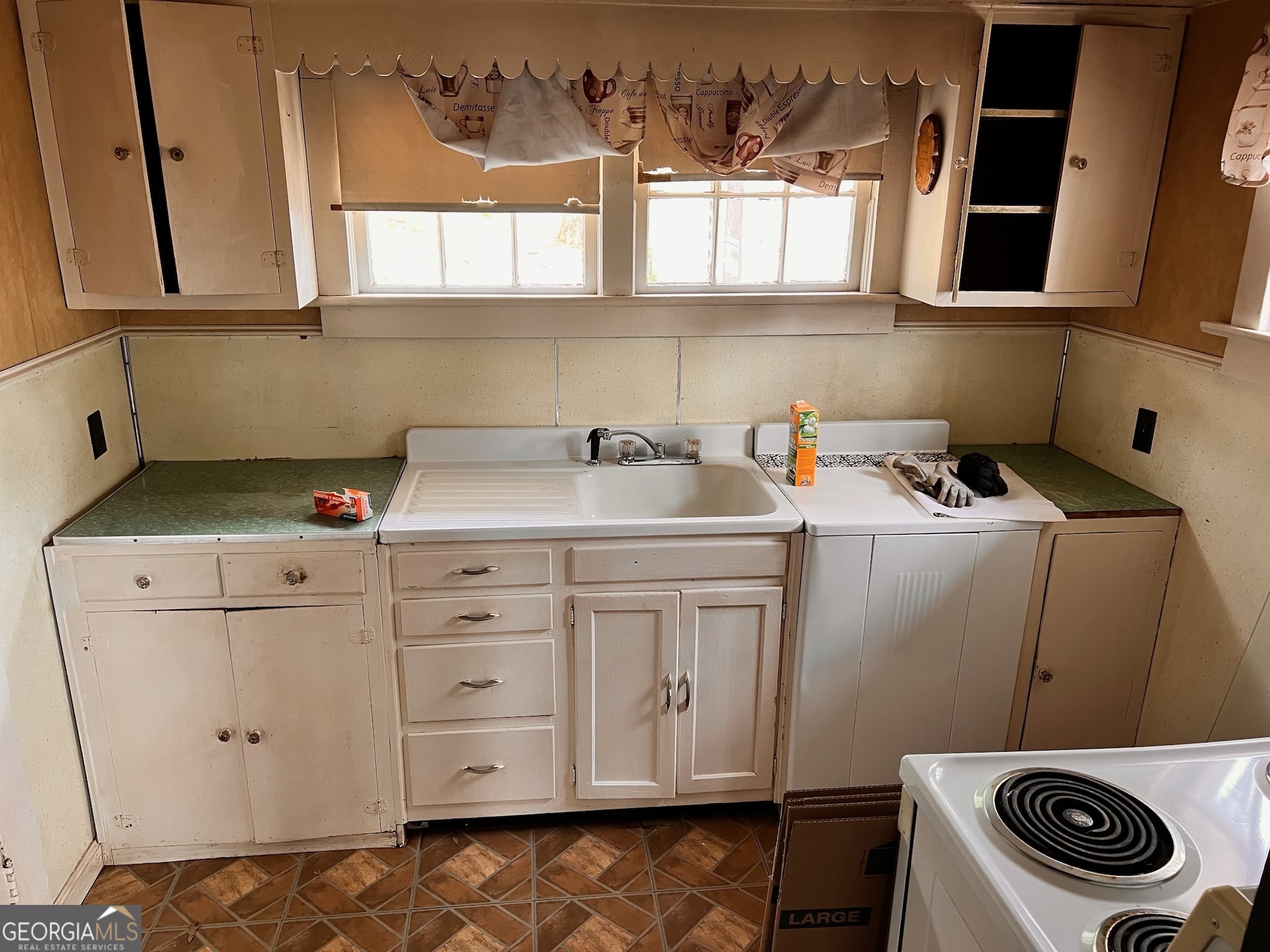 121 ROOSEVELT Street